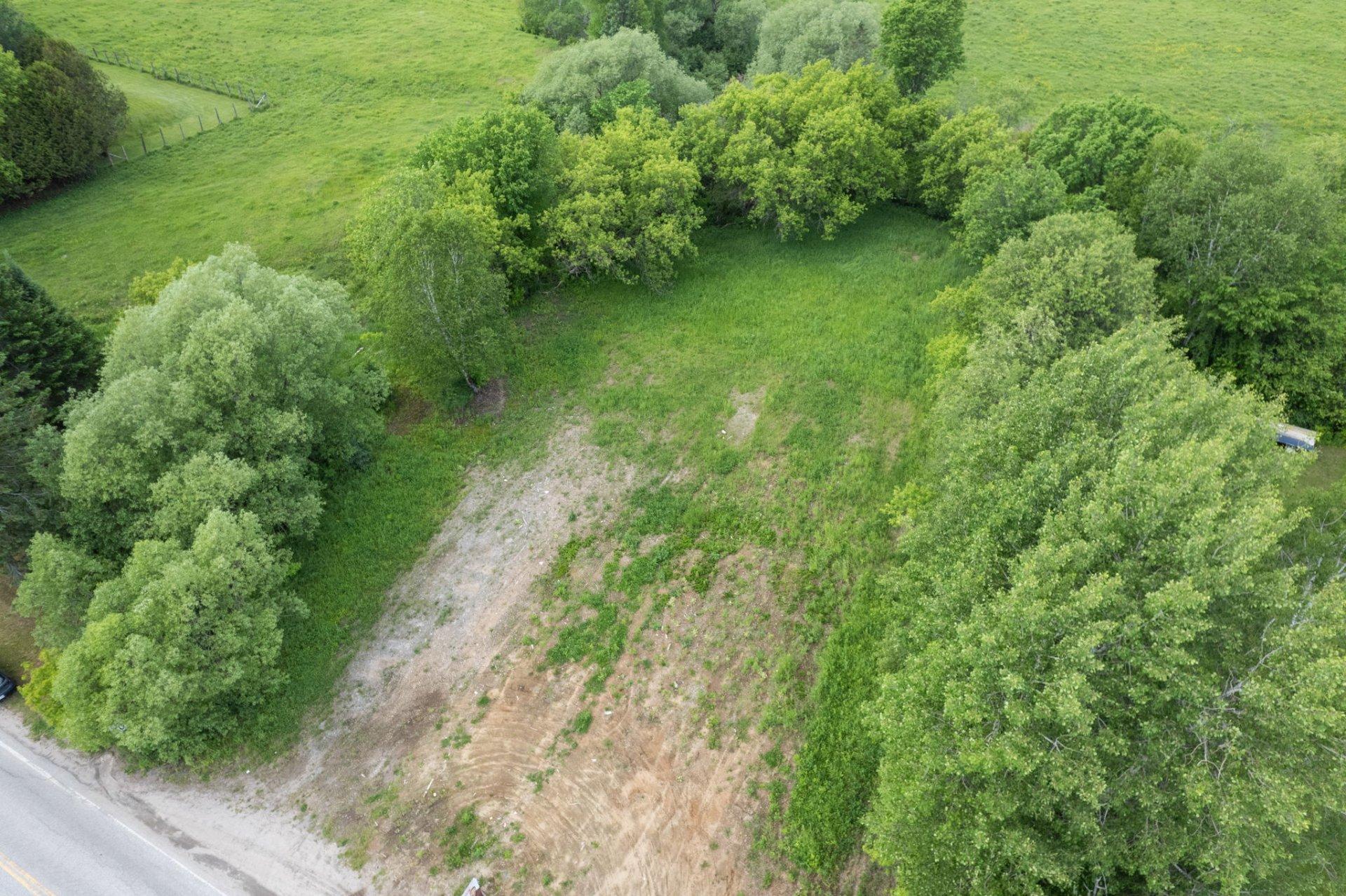 









2671


Route Principale

,
Val-des-Monts,







QC
J8N3A6

