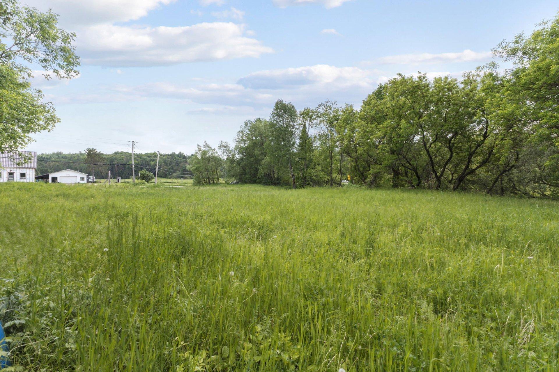 









2671


Route Principale

,
Val-des-Monts,







QC
J8N3A6

