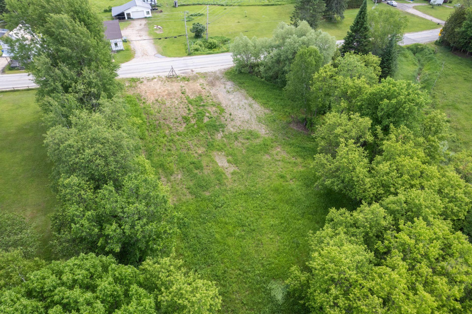 









2671


Route Principale

,
Val-des-Monts,







QC
J8N3A6

