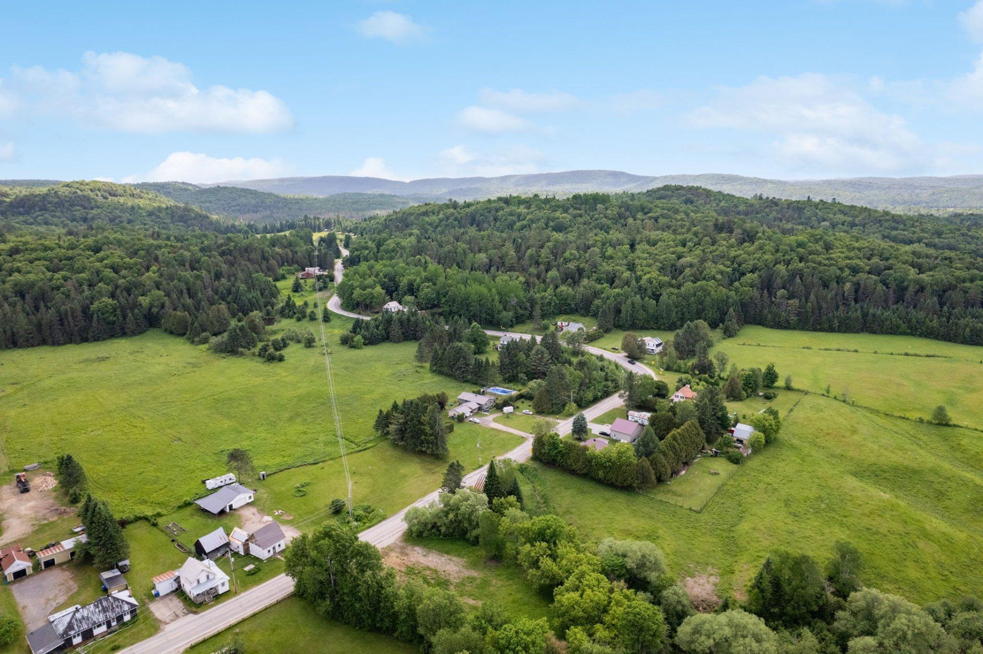 









2671


Route Principale

,
Val-des-Monts,







QC
J8N3A6

