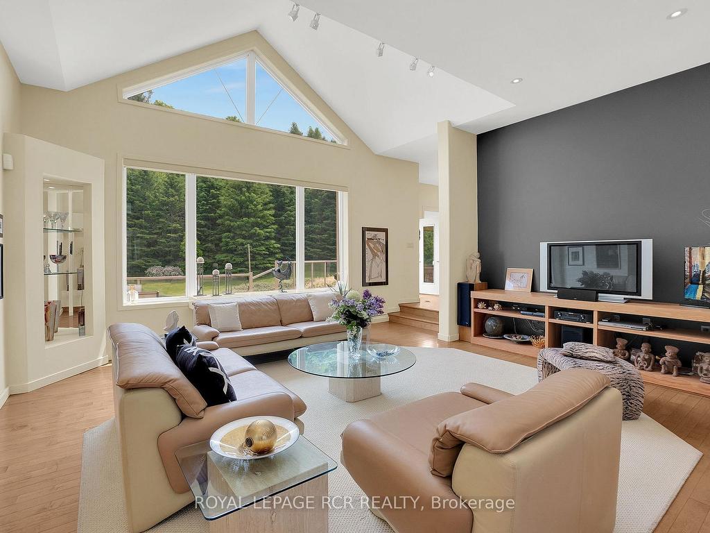 









5


Woodlot

Court,
Caledon,




ON
L7E 0C2

