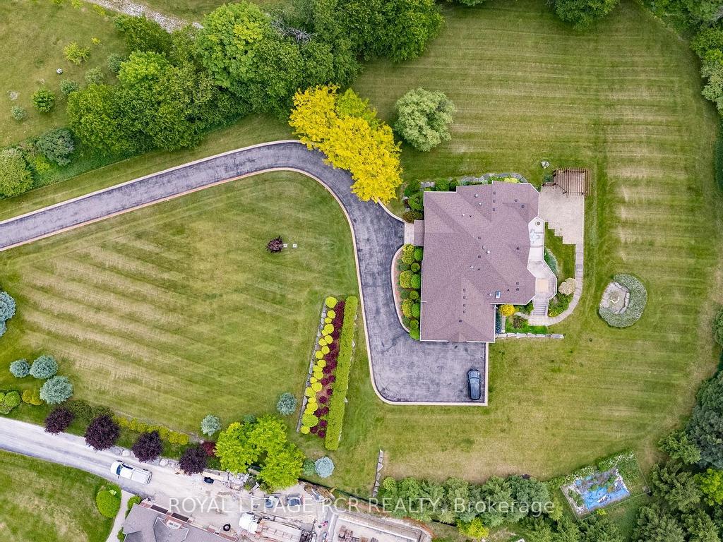 









5


Woodlot

Court,
Caledon,




ON
L7E 0C2

