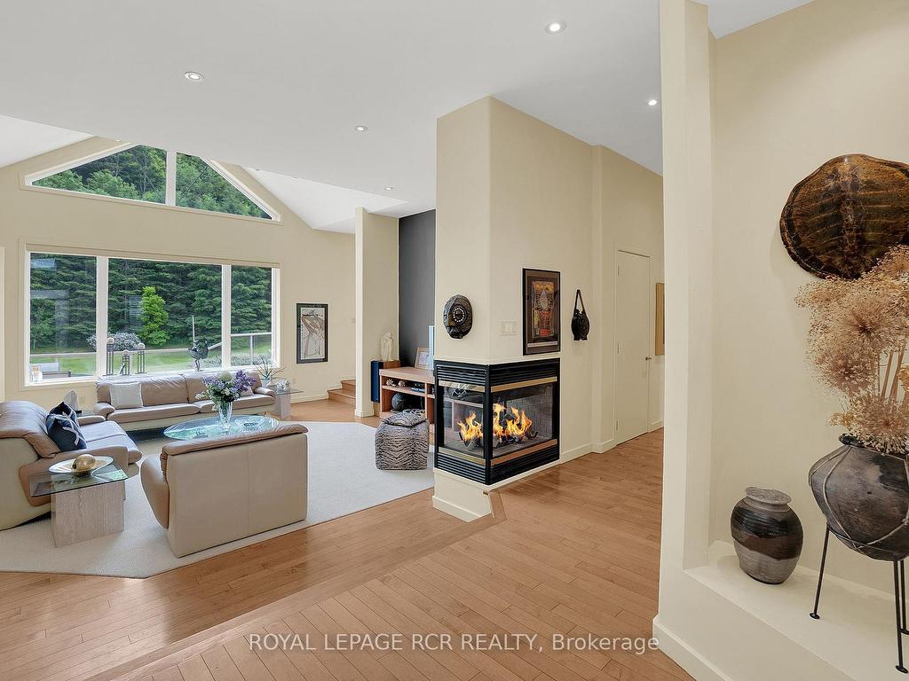









5


Woodlot

Court,
Caledon,




ON
L7E 0C2

