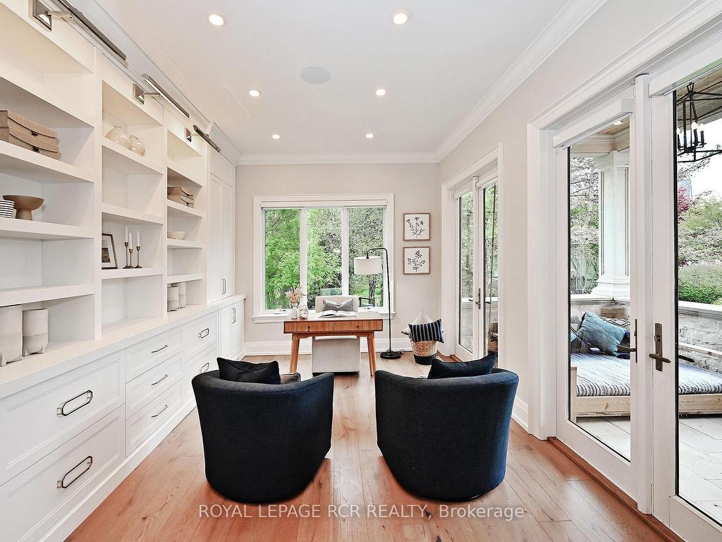 









197


Sherwood

Place,
Newmarket,




ON
L3Y 8E5

