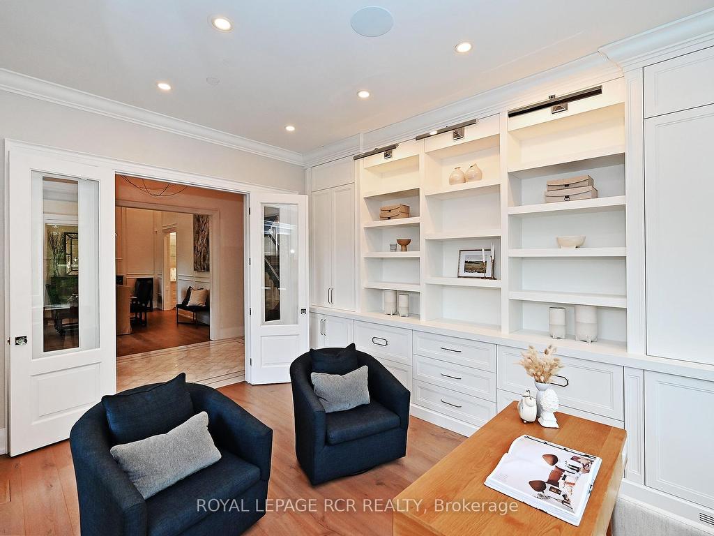 









197


Sherwood

Place,
Newmarket,




ON
L3Y 8E5

