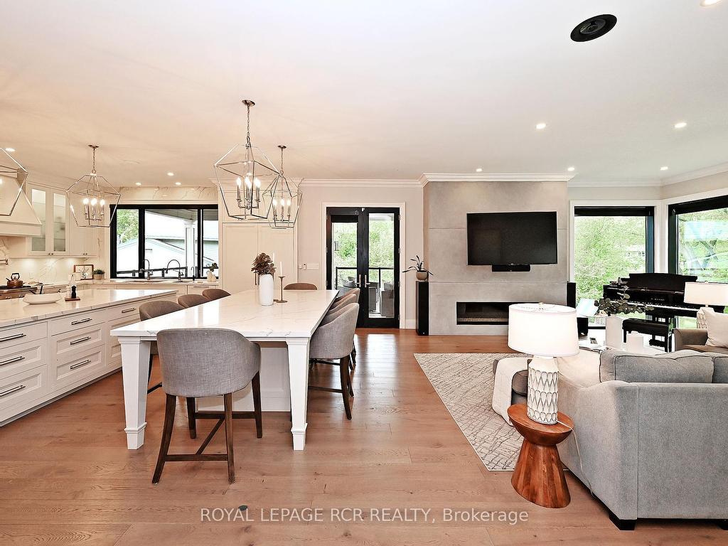 









197


Sherwood

Place,
Newmarket,




ON
L3Y 8E5

