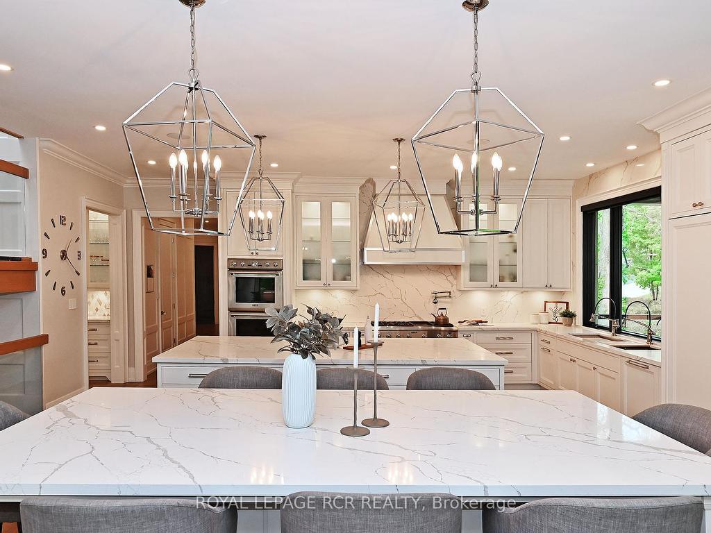 









197


Sherwood

Place,
Newmarket,




ON
L3Y 8E5


