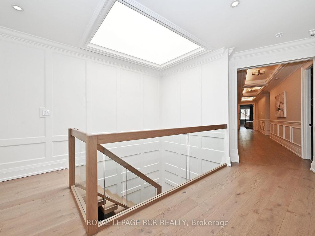 









197


Sherwood

Place,
Newmarket,




ON
L3Y 8E5

