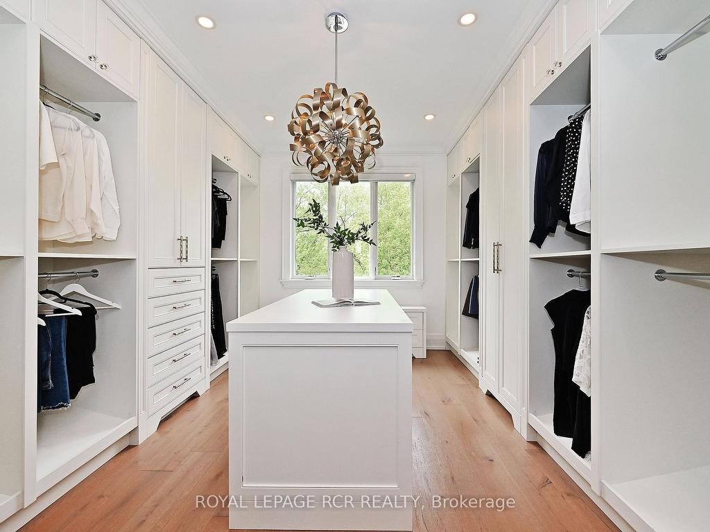 









197


Sherwood

Place,
Newmarket,




ON
L3Y 8E5

