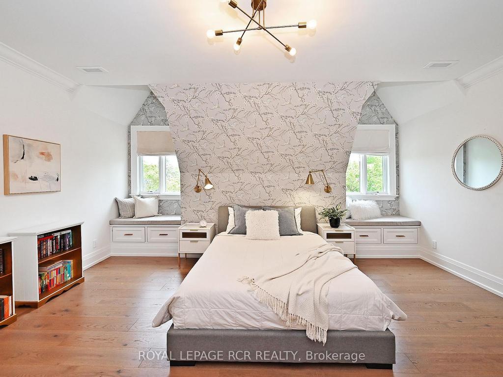 









197


Sherwood

Place,
Newmarket,




ON
L3Y 8E5

