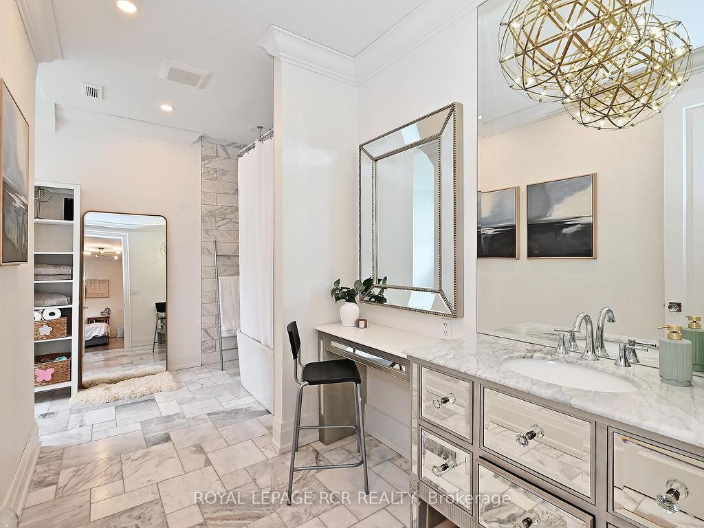 









197


Sherwood

Place,
Newmarket,




ON
L3Y 8E5


