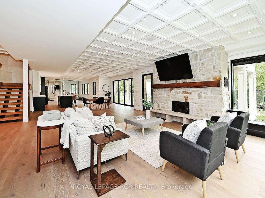









197


Sherwood

Place,
Newmarket,




ON
L3Y 8E5

