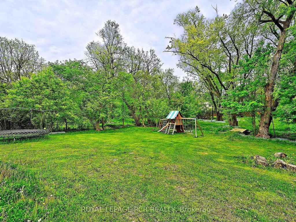 









197


Sherwood

Place,
Newmarket,




ON
L3Y 8E5

