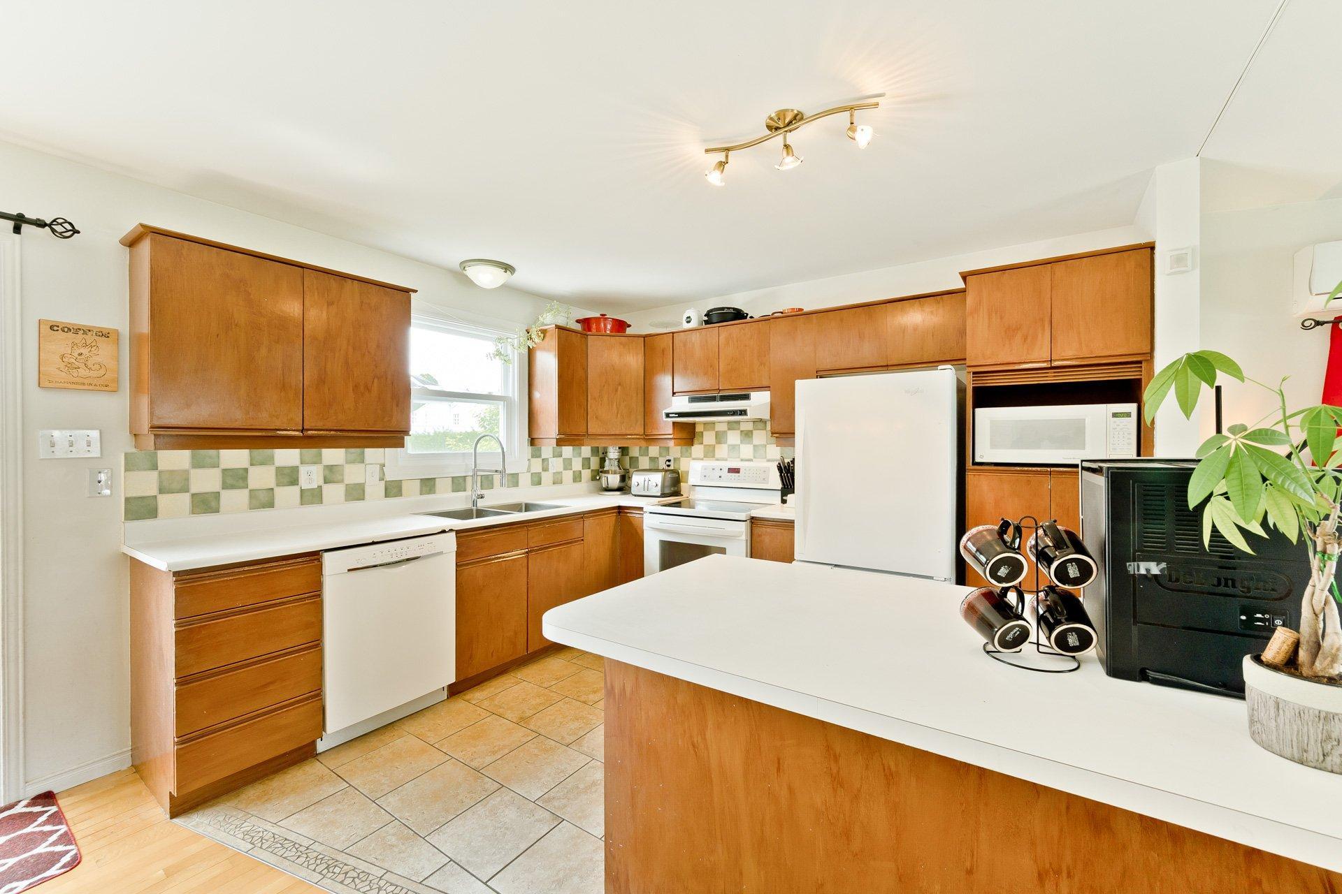 









1185


Rue des Tourterelles

,
Sherbrooke (Brompton/Rock Forest/Saint-Élie/Deauville),




QC
J1R0M5

