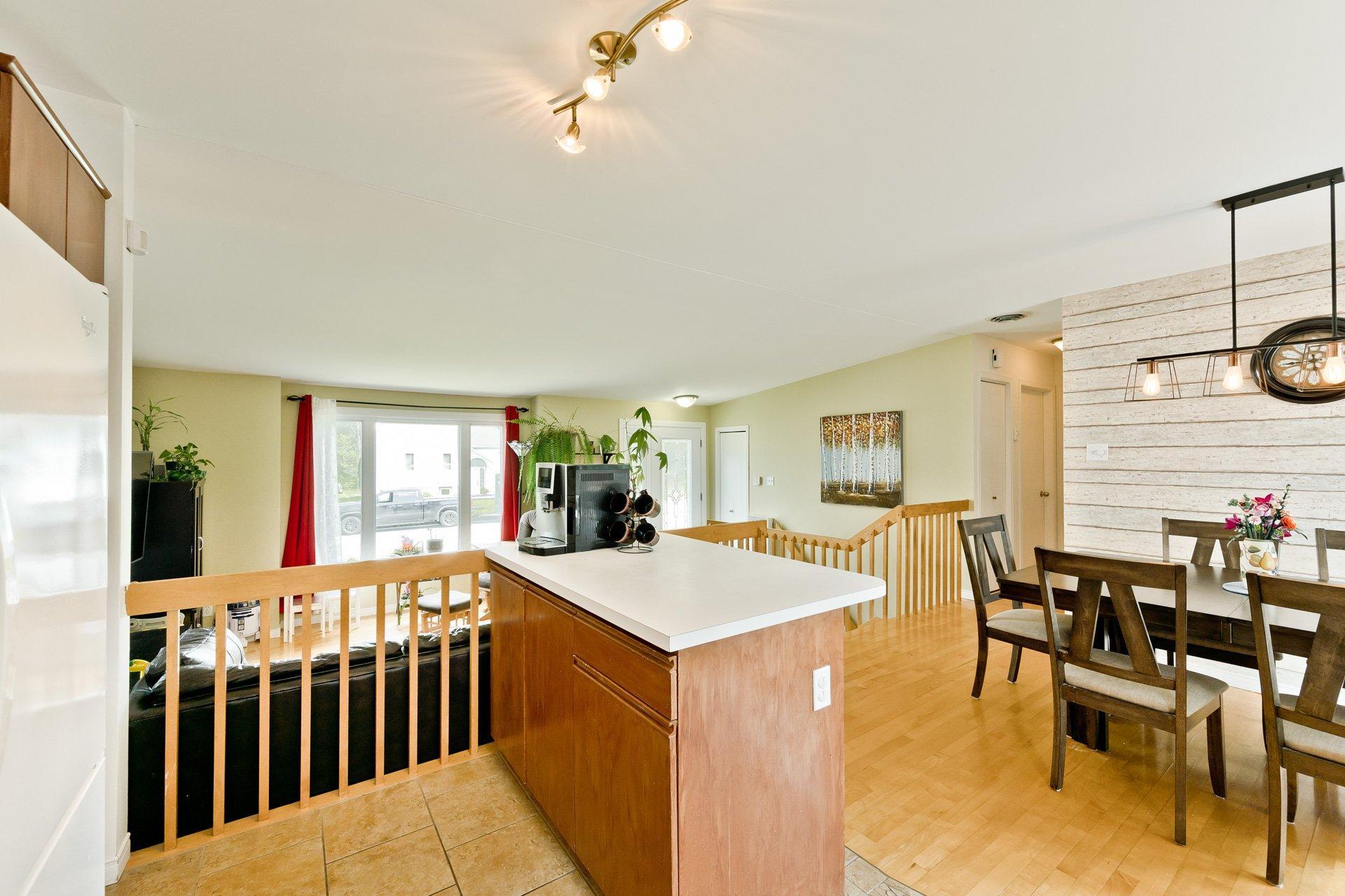 









1185


Rue des Tourterelles

,
Sherbrooke (Brompton/Rock Forest/Saint-Élie/Deauville),




QC
J1R0M5

