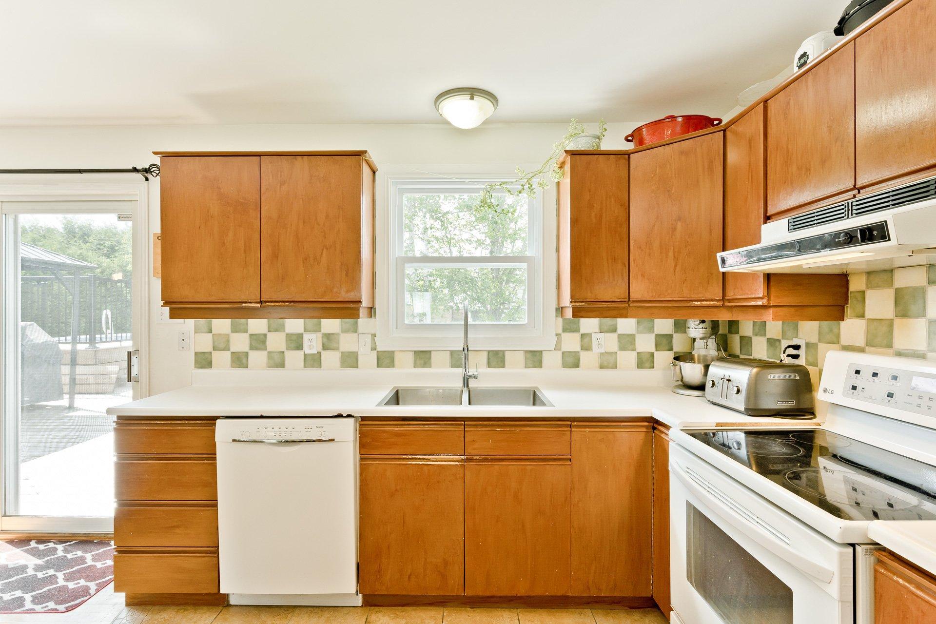 









1185


Rue des Tourterelles

,
Sherbrooke (Brompton/Rock Forest/Saint-Élie/Deauville),




QC
J1R0M5

