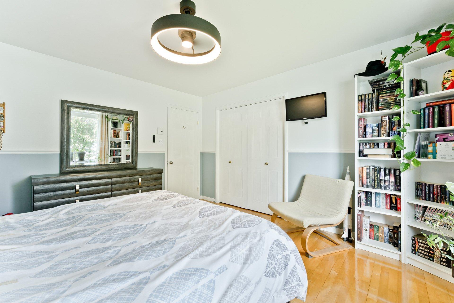 









1185


Rue des Tourterelles

,
Sherbrooke (Brompton/Rock Forest/Saint-Élie/Deauville),




QC
J1R0M5

