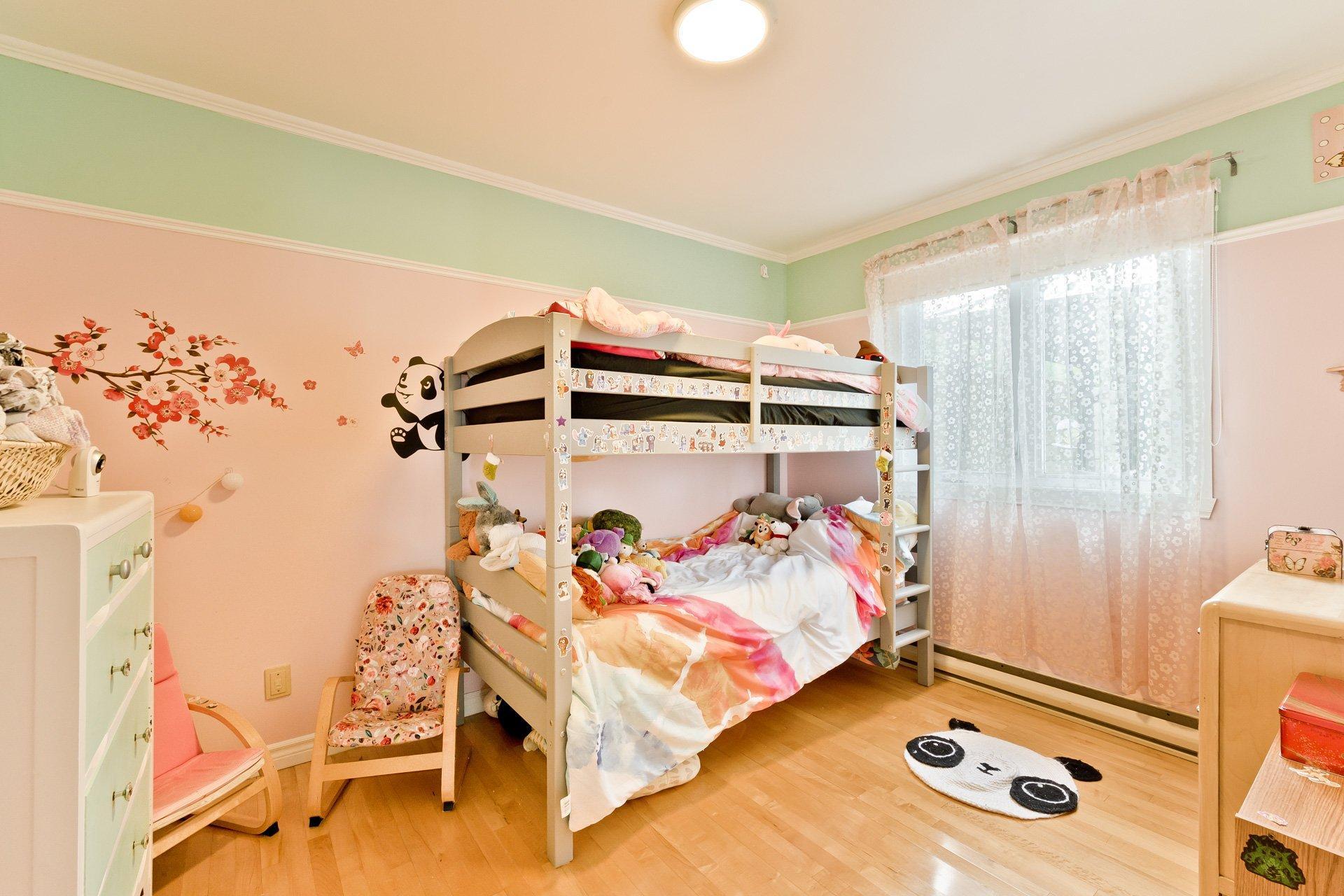









1185


Rue des Tourterelles

,
Sherbrooke (Brompton/Rock Forest/Saint-Élie/Deauville),




QC
J1R0M5

