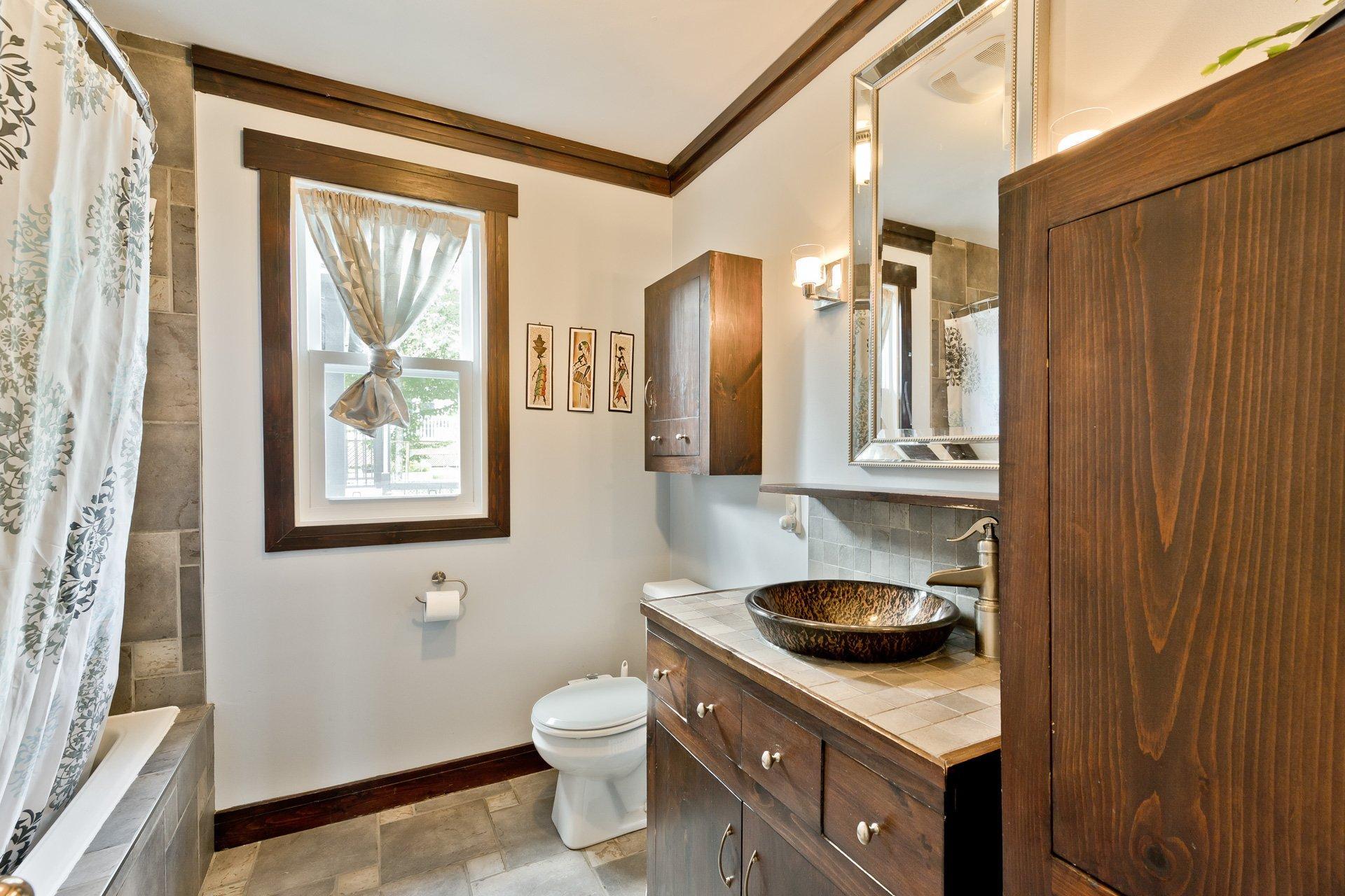 









1185


Rue des Tourterelles

,
Sherbrooke (Brompton/Rock Forest/Saint-Élie/Deauville),




QC
J1R0M5

