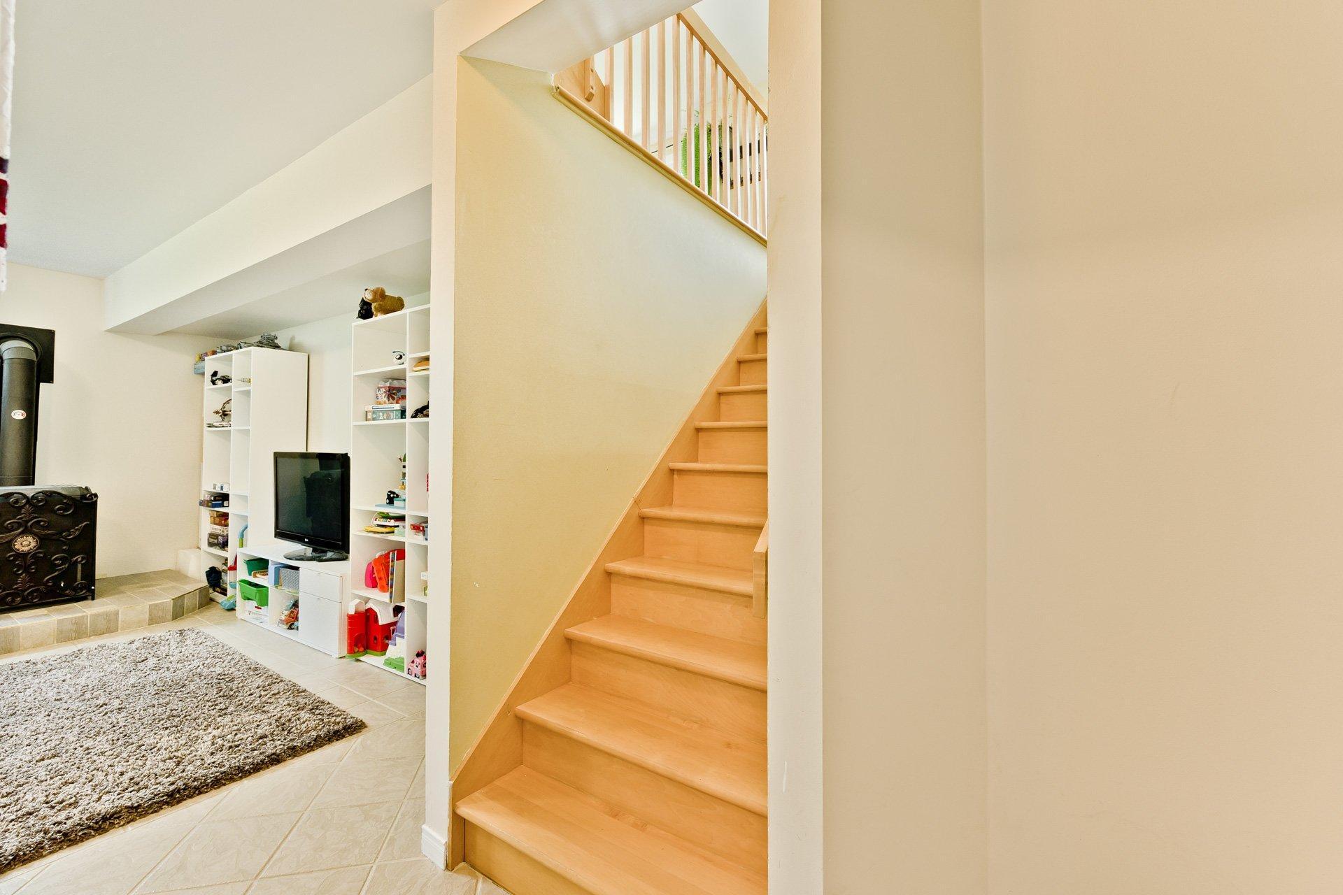 









1185


Rue des Tourterelles

,
Sherbrooke (Brompton/Rock Forest/Saint-Élie/Deauville),




QC
J1R0M5

