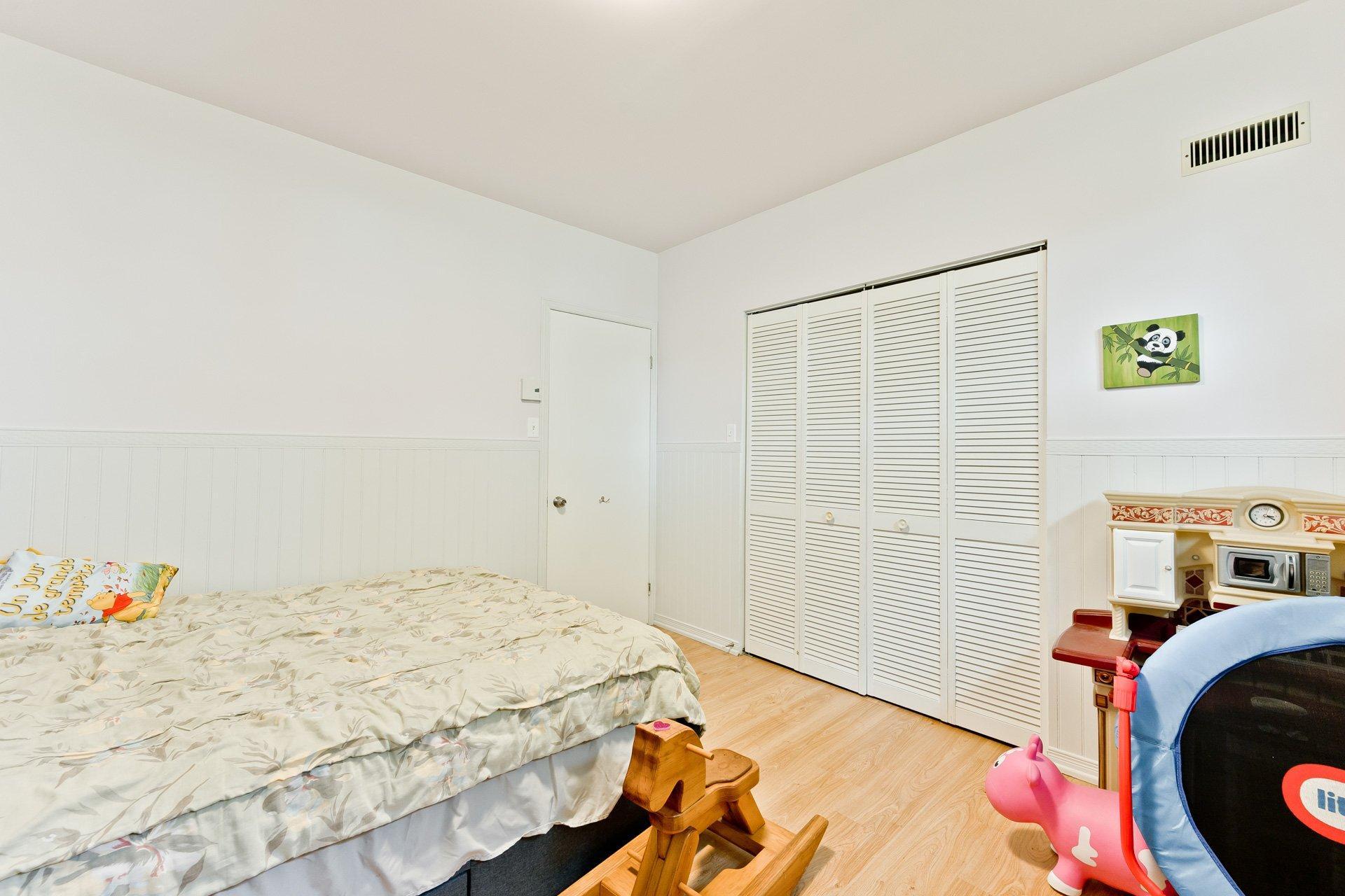 









1185


Rue des Tourterelles

,
Sherbrooke (Brompton/Rock Forest/Saint-Élie/Deauville),




QC
J1R0M5

