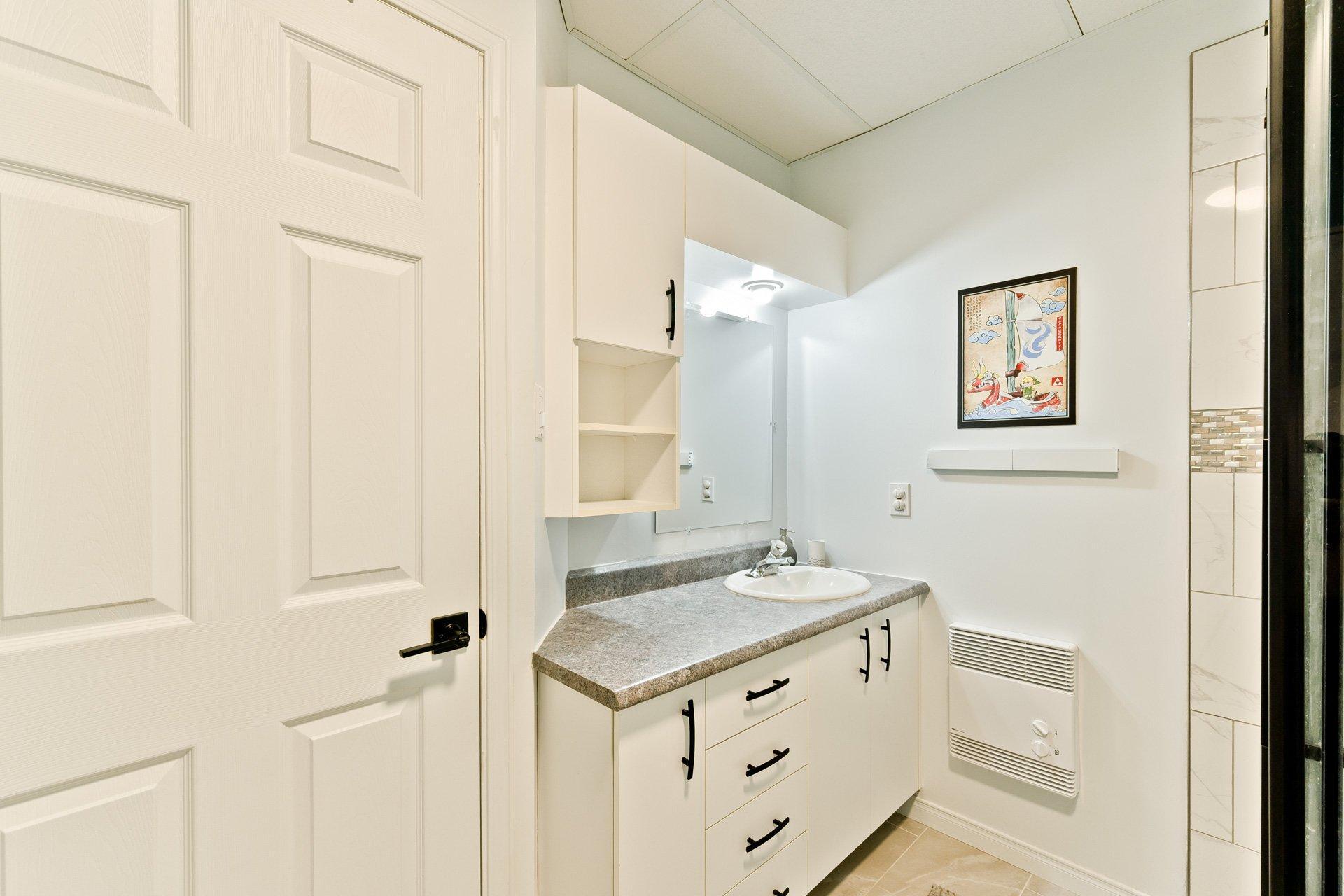 









1185


Rue des Tourterelles

,
Sherbrooke (Brompton/Rock Forest/Saint-Élie/Deauville),




QC
J1R0M5

