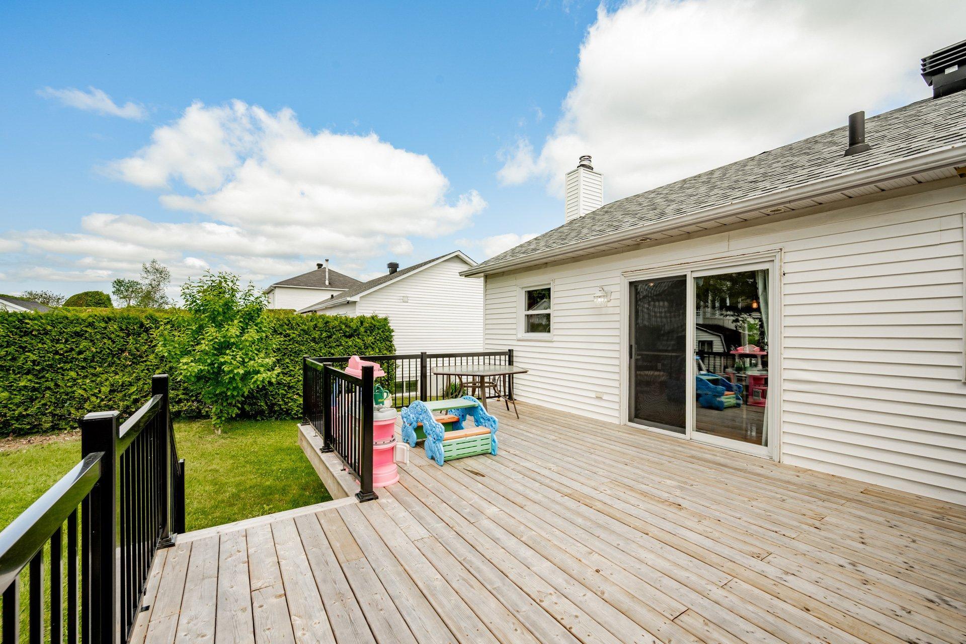 









1185


Rue des Tourterelles

,
Sherbrooke (Brompton/Rock Forest/Saint-Élie/Deauville),




QC
J1R0M5

