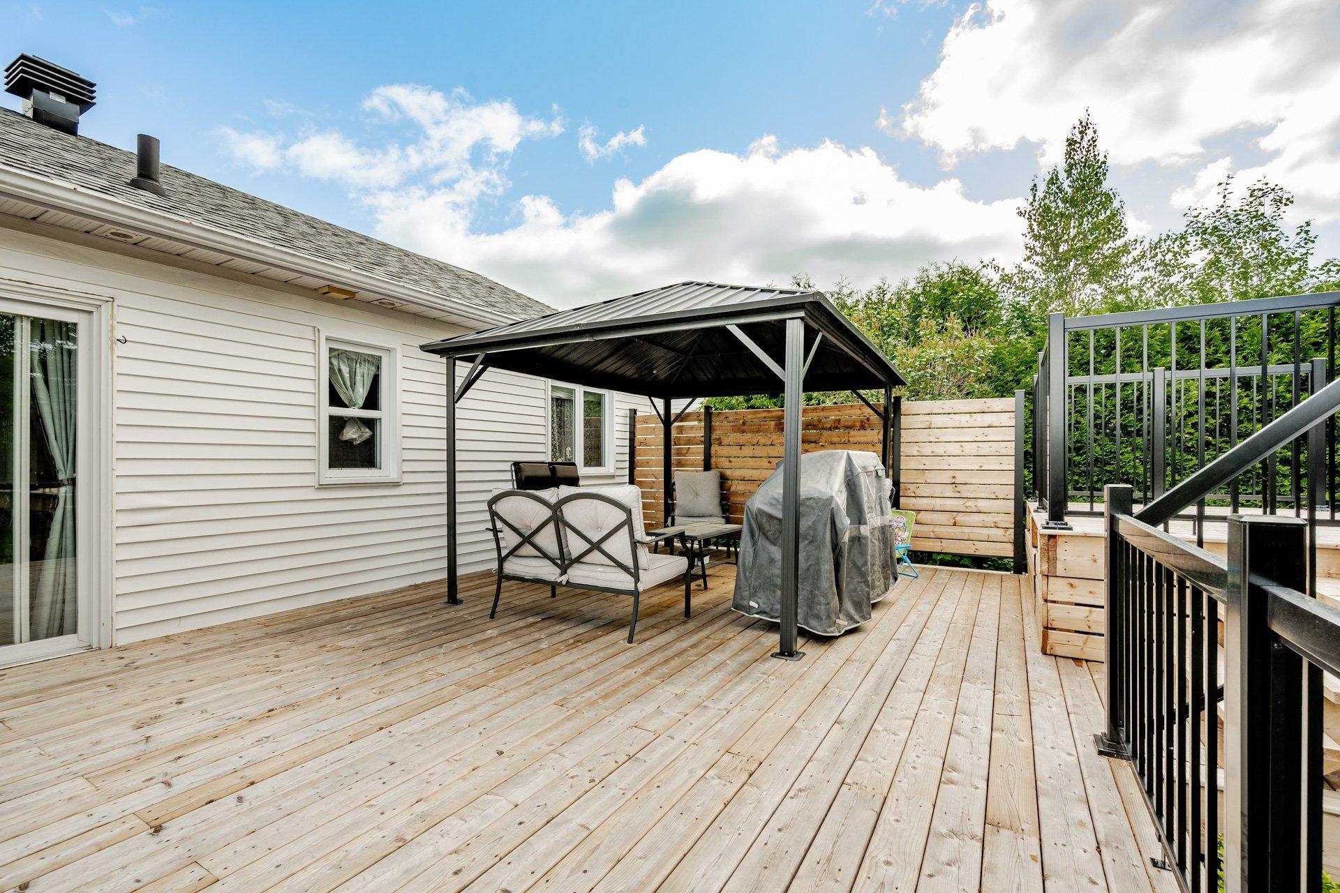 









1185


Rue des Tourterelles

,
Sherbrooke (Brompton/Rock Forest/Saint-Élie/Deauville),




QC
J1R0M5

