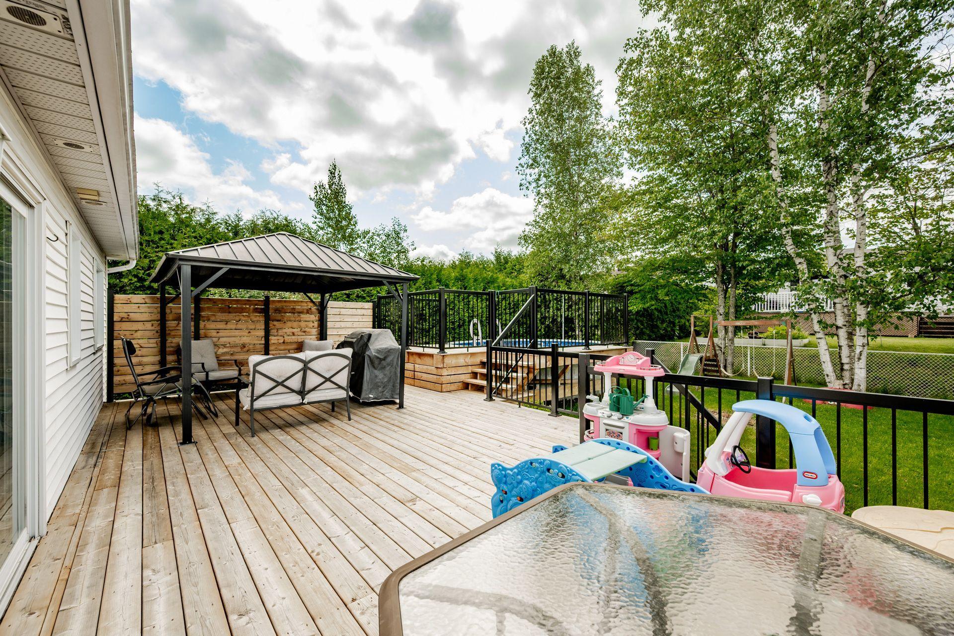 









1185


Rue des Tourterelles

,
Sherbrooke (Brompton/Rock Forest/Saint-Élie/Deauville),




QC
J1R0M5

