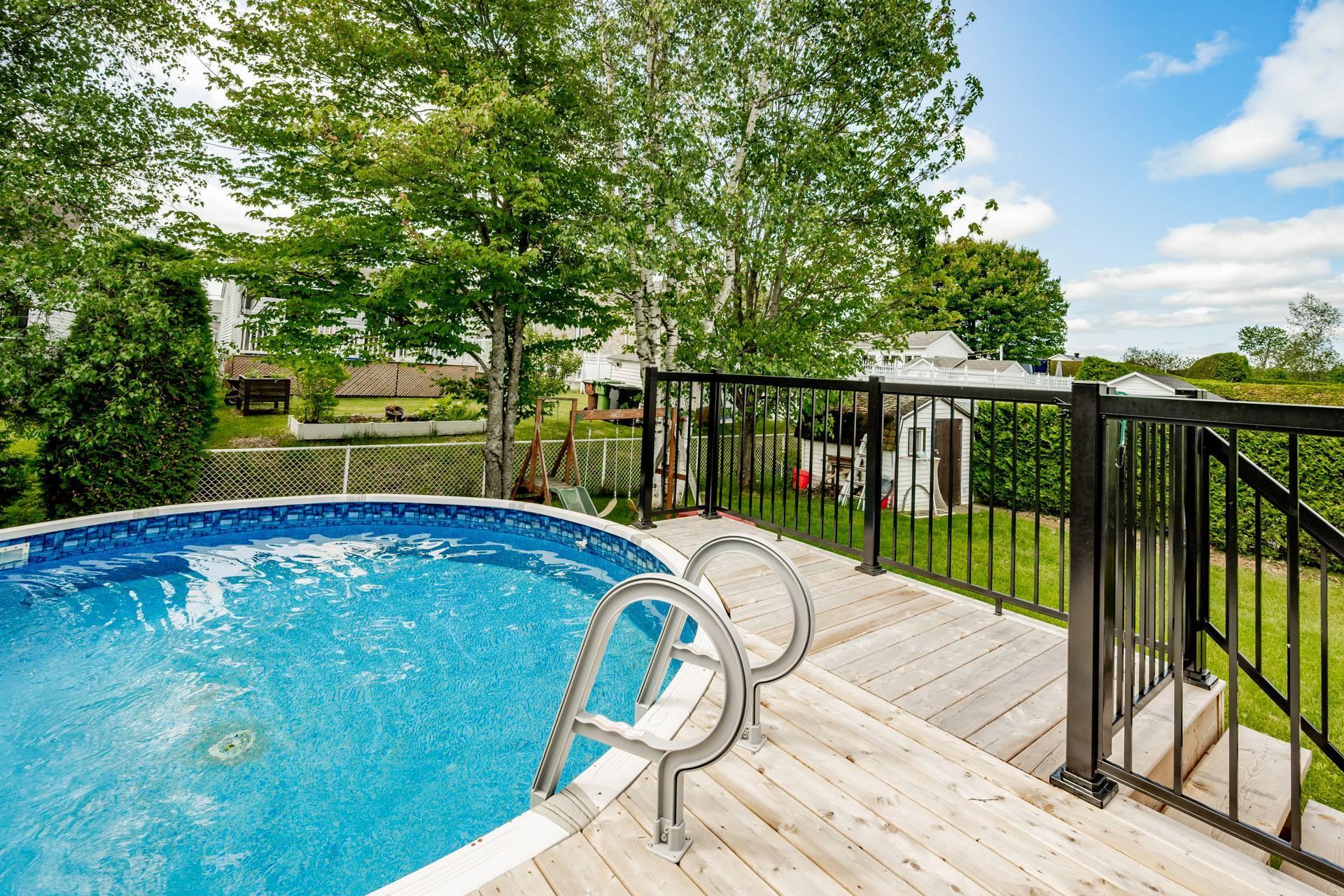 









1185


Rue des Tourterelles

,
Sherbrooke (Brompton/Rock Forest/Saint-Élie/Deauville),




QC
J1R0M5

