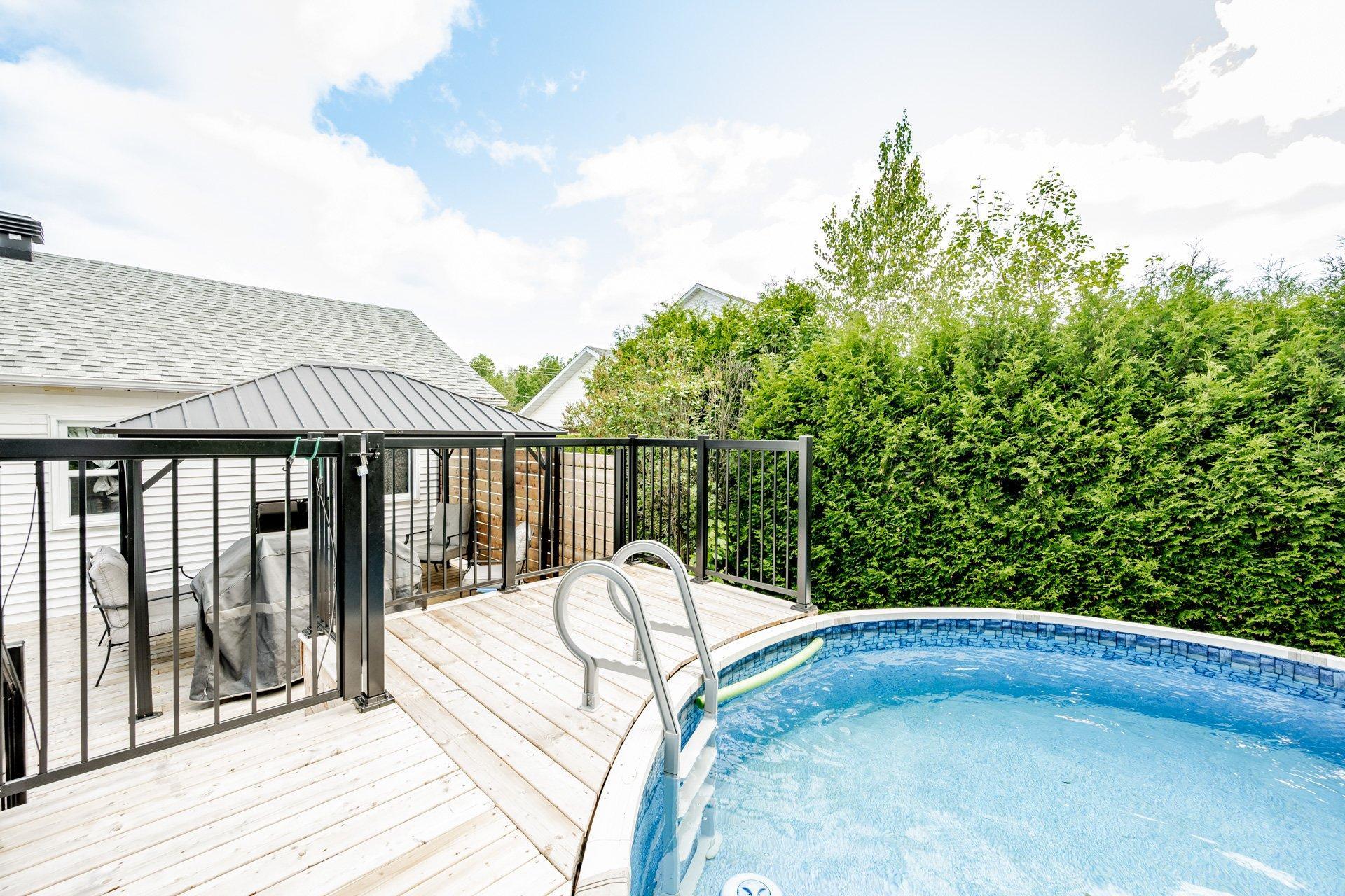 









1185


Rue des Tourterelles

,
Sherbrooke (Brompton/Rock Forest/Saint-Élie/Deauville),




QC
J1R0M5

