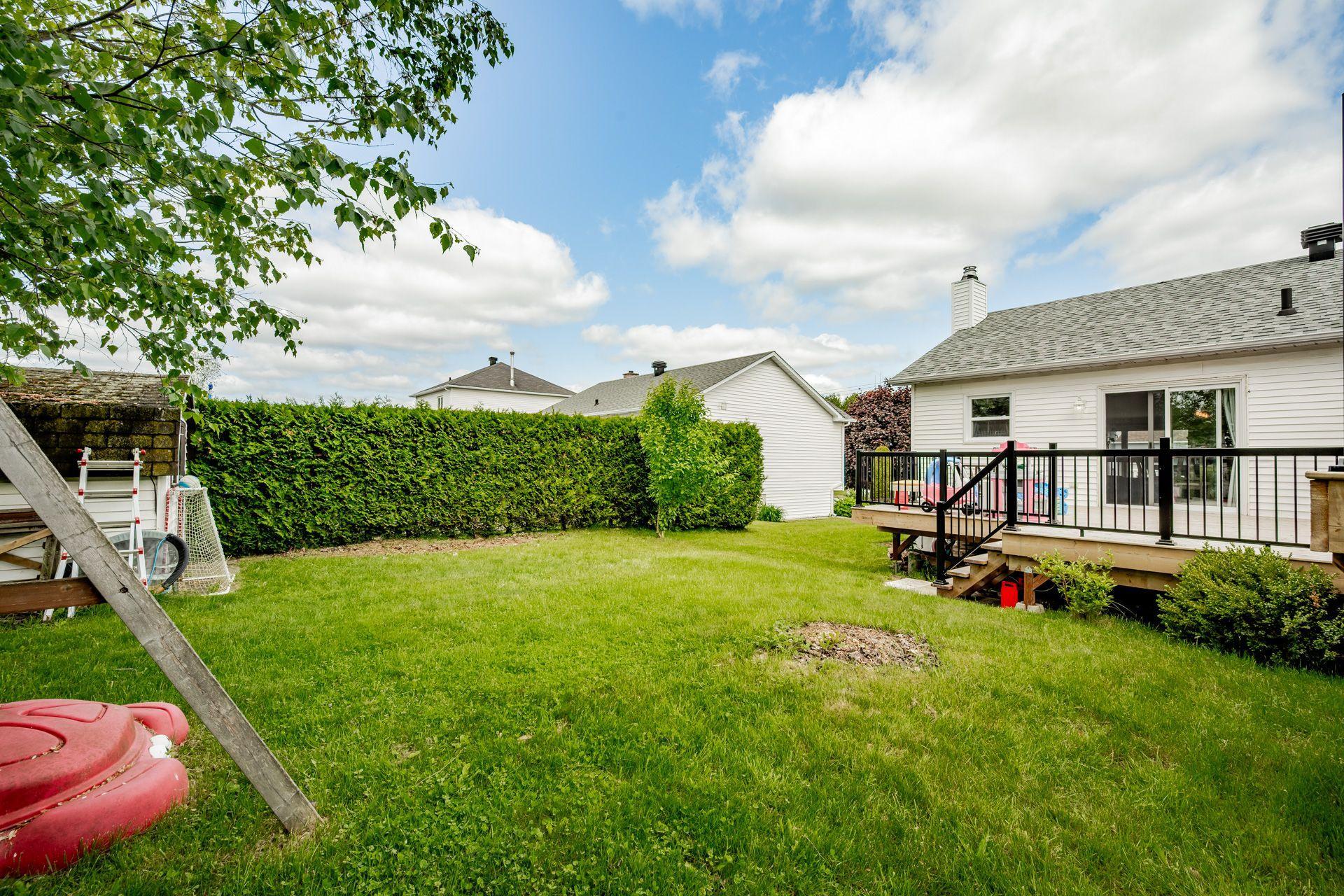 









1185


Rue des Tourterelles

,
Sherbrooke (Brompton/Rock Forest/Saint-Élie/Deauville),




QC
J1R0M5

