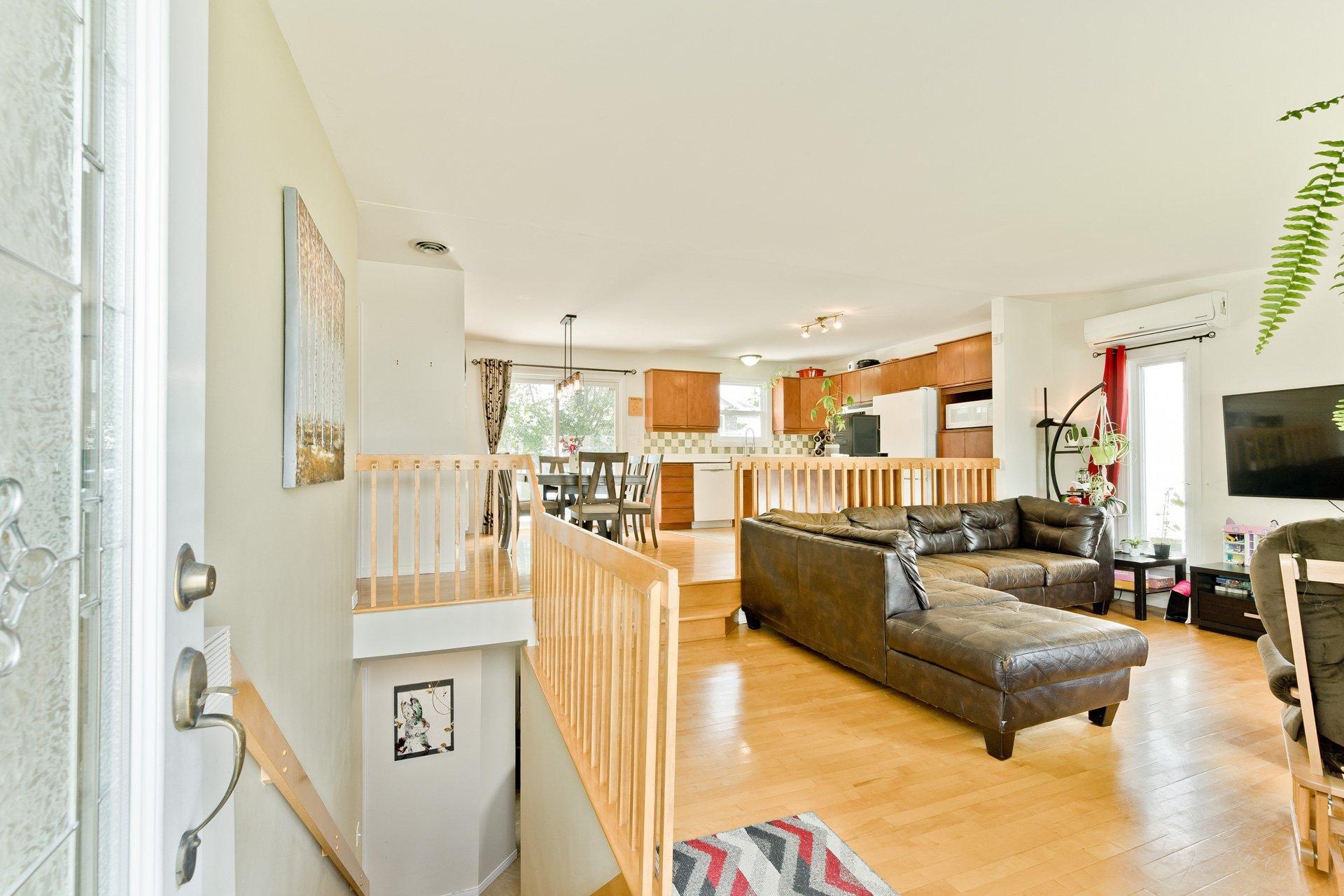 









1185


Rue des Tourterelles

,
Sherbrooke (Brompton/Rock Forest/Saint-Élie/Deauville),




QC
J1R0M5

