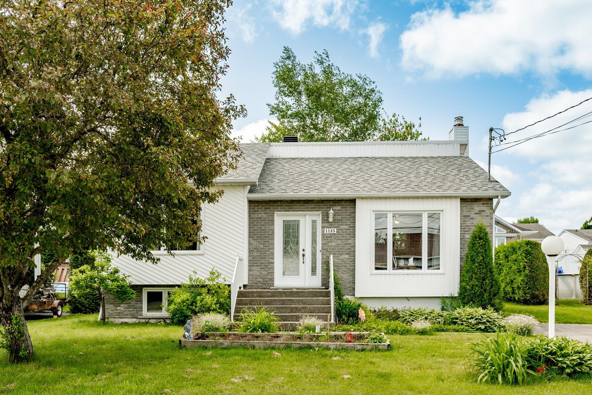 









1185


Rue des Tourterelles

,
Sherbrooke (Brompton/Rock Forest/Saint-Élie/Deauville),




QC
J1R0M5

