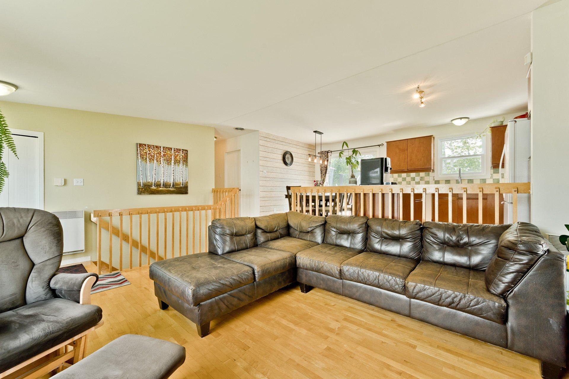 









1185


Rue des Tourterelles

,
Sherbrooke (Brompton/Rock Forest/Saint-Élie/Deauville),




QC
J1R0M5

