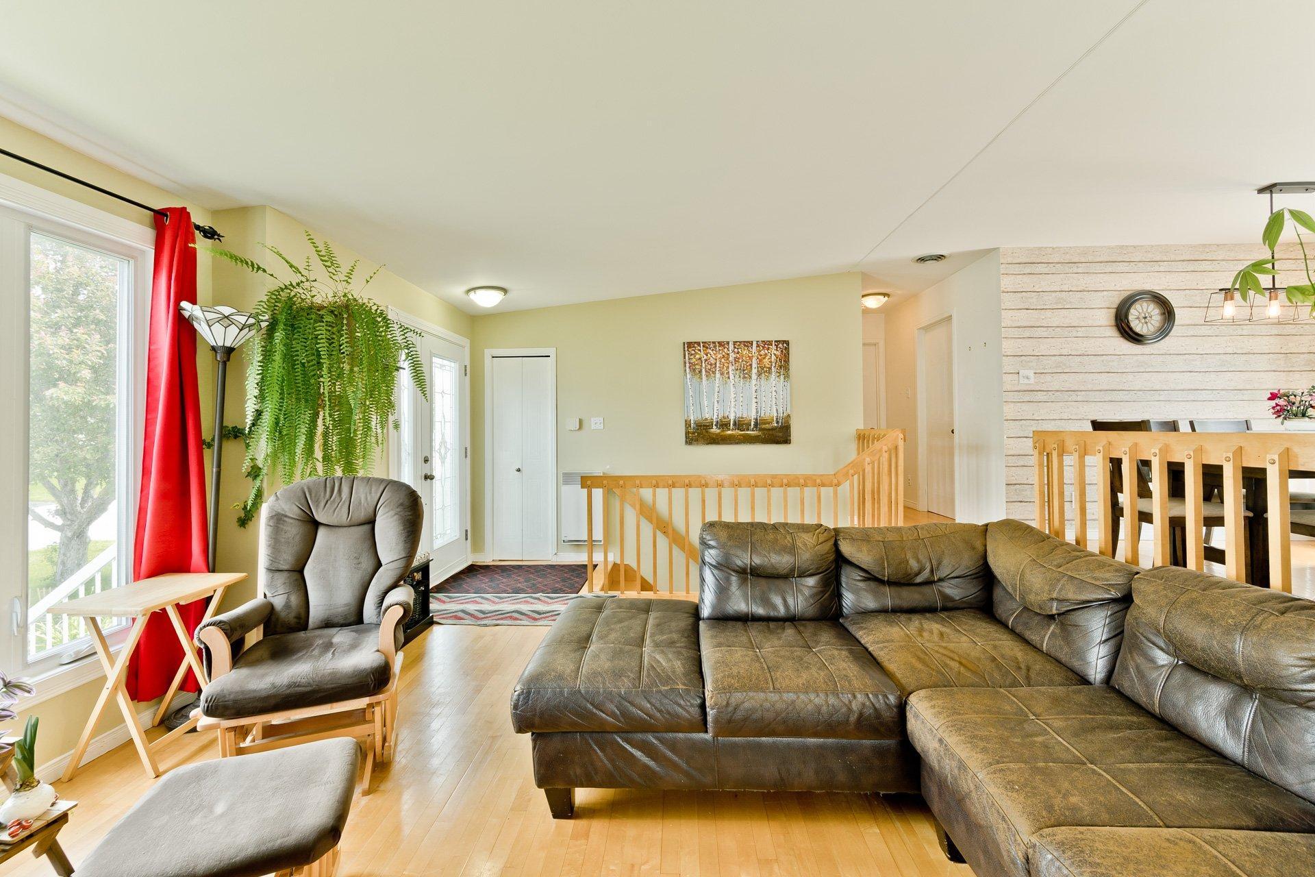 









1185


Rue des Tourterelles

,
Sherbrooke (Brompton/Rock Forest/Saint-Élie/Deauville),




QC
J1R0M5

