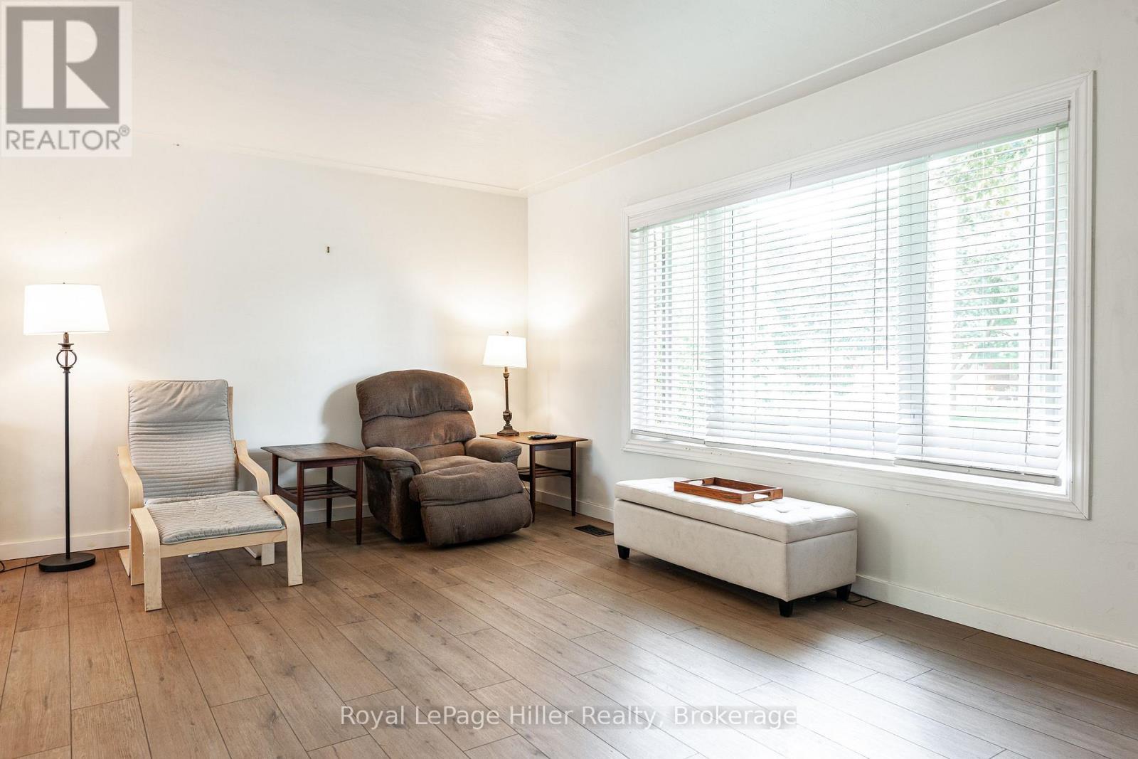 












335 BRITANNIA STREET

,
Stratford,




Ontario
N5A5Z9

