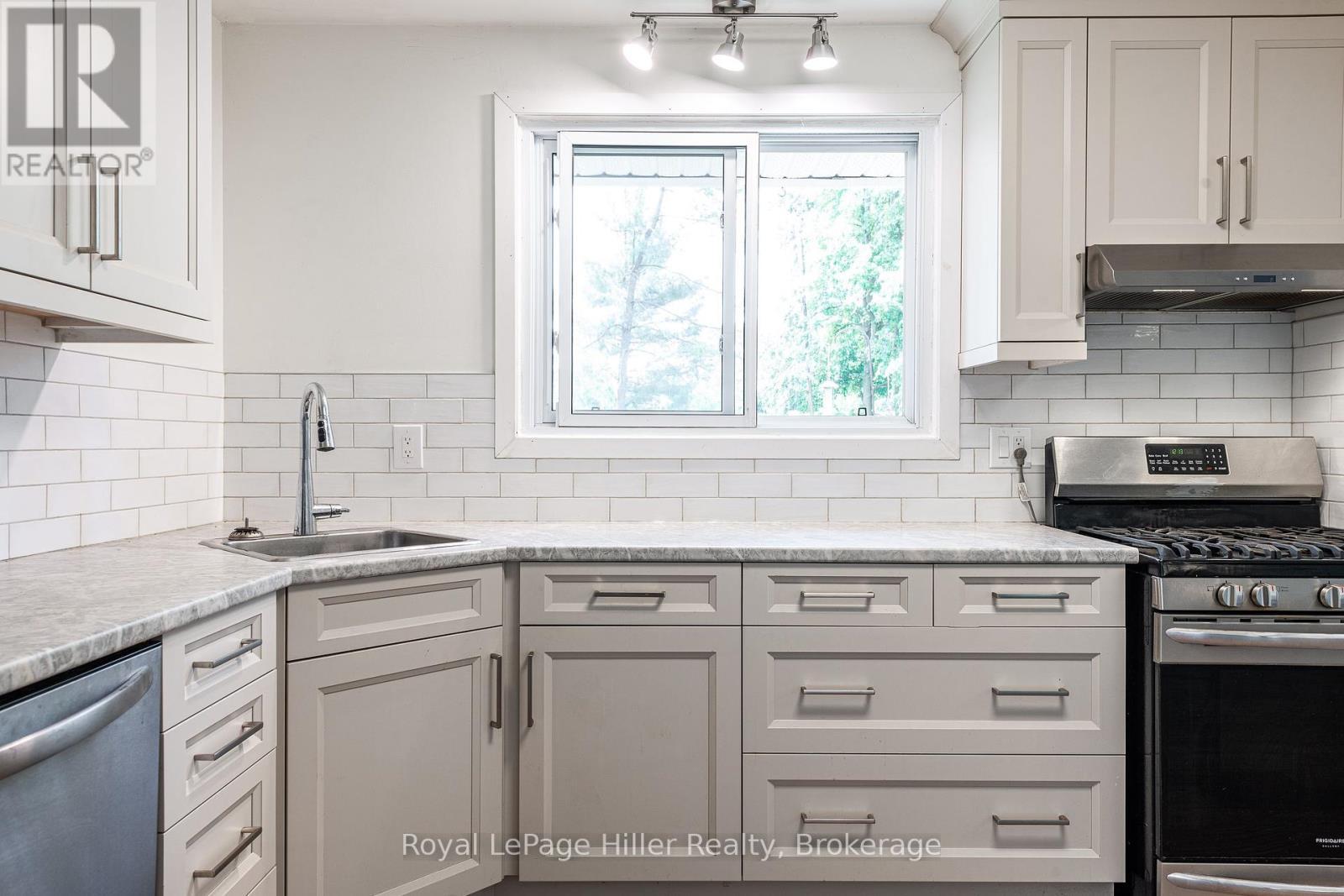 












335 BRITANNIA STREET

,
Stratford,




Ontario
N5A5Z9

