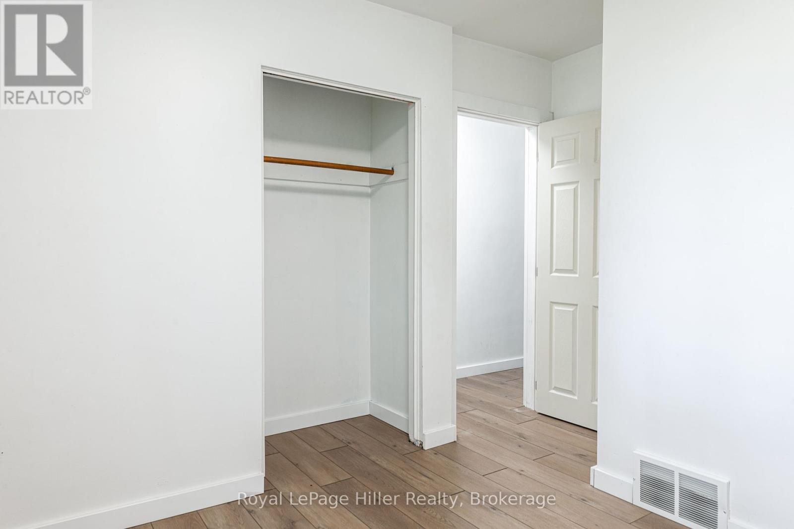 












335 BRITANNIA STREET

,
Stratford,




Ontario
N5A5Z9

