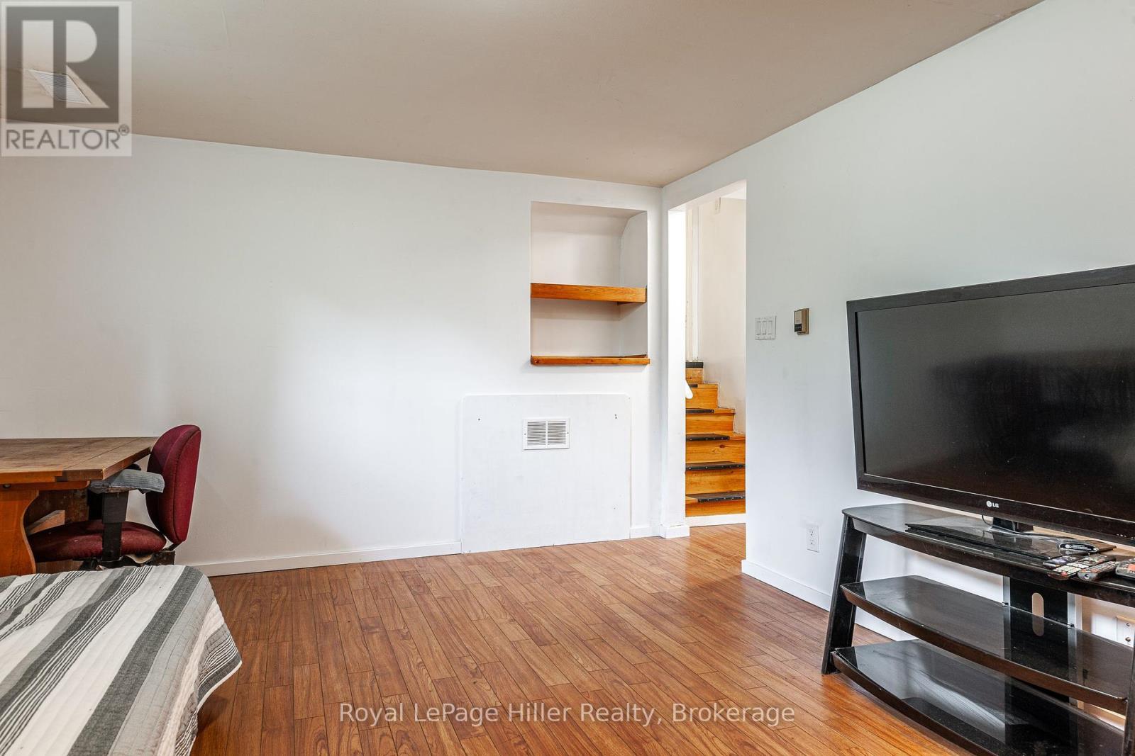 












335 BRITANNIA STREET

,
Stratford,




Ontario
N5A5Z9

