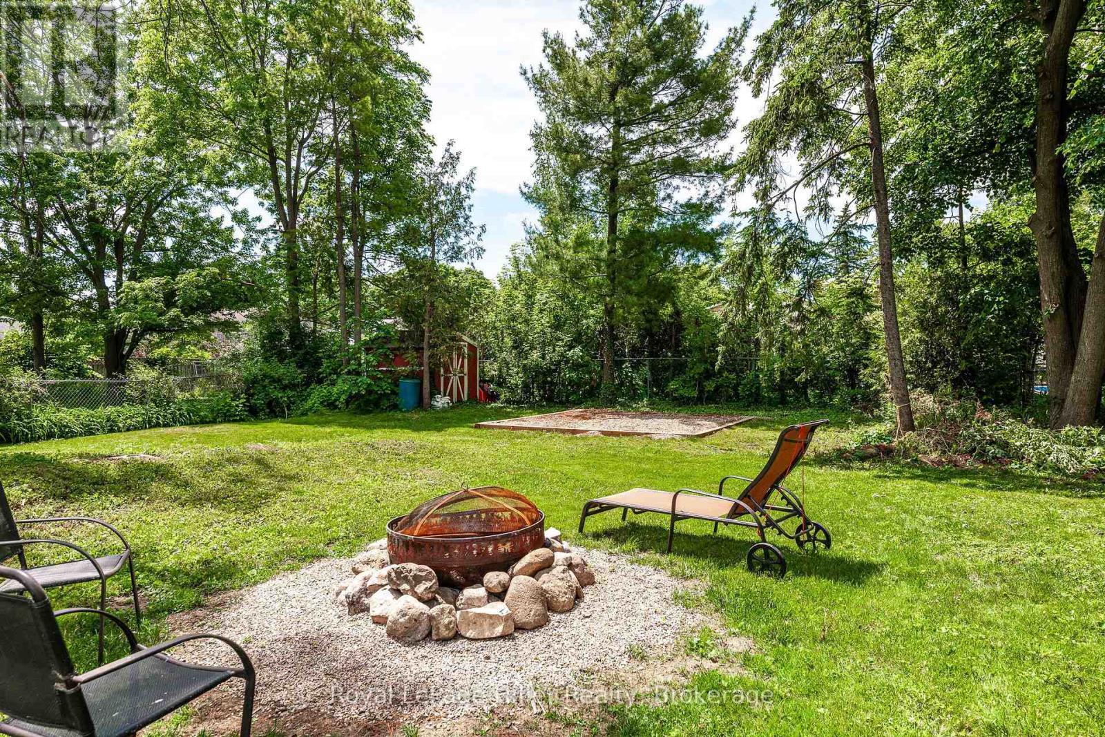 












335 BRITANNIA STREET

,
Stratford,




Ontario
N5A5Z9

