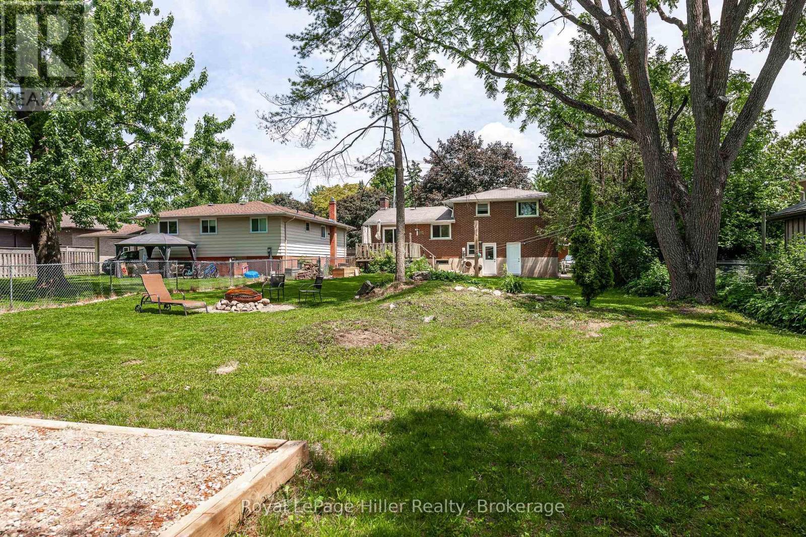 












335 BRITANNIA STREET

,
Stratford,




Ontario
N5A5Z9

