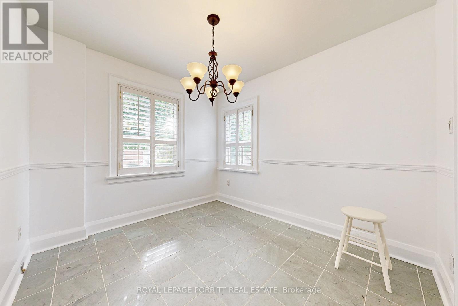












25 ASH CRESCENT

,
Toronto,




Ontario
M8W1E4

