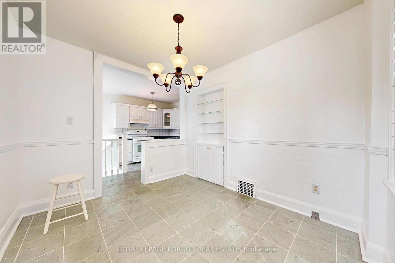 












25 ASH CRESCENT

,
Toronto,




Ontario
M8W1E4

