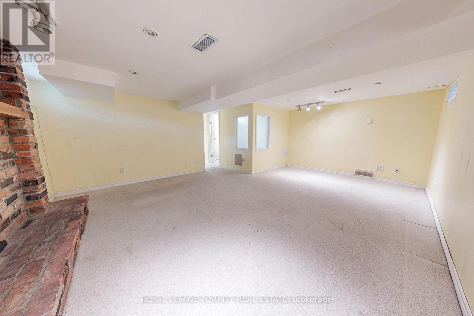 












25 ASH CRESCENT

,
Toronto,




Ontario
M8W1E4

