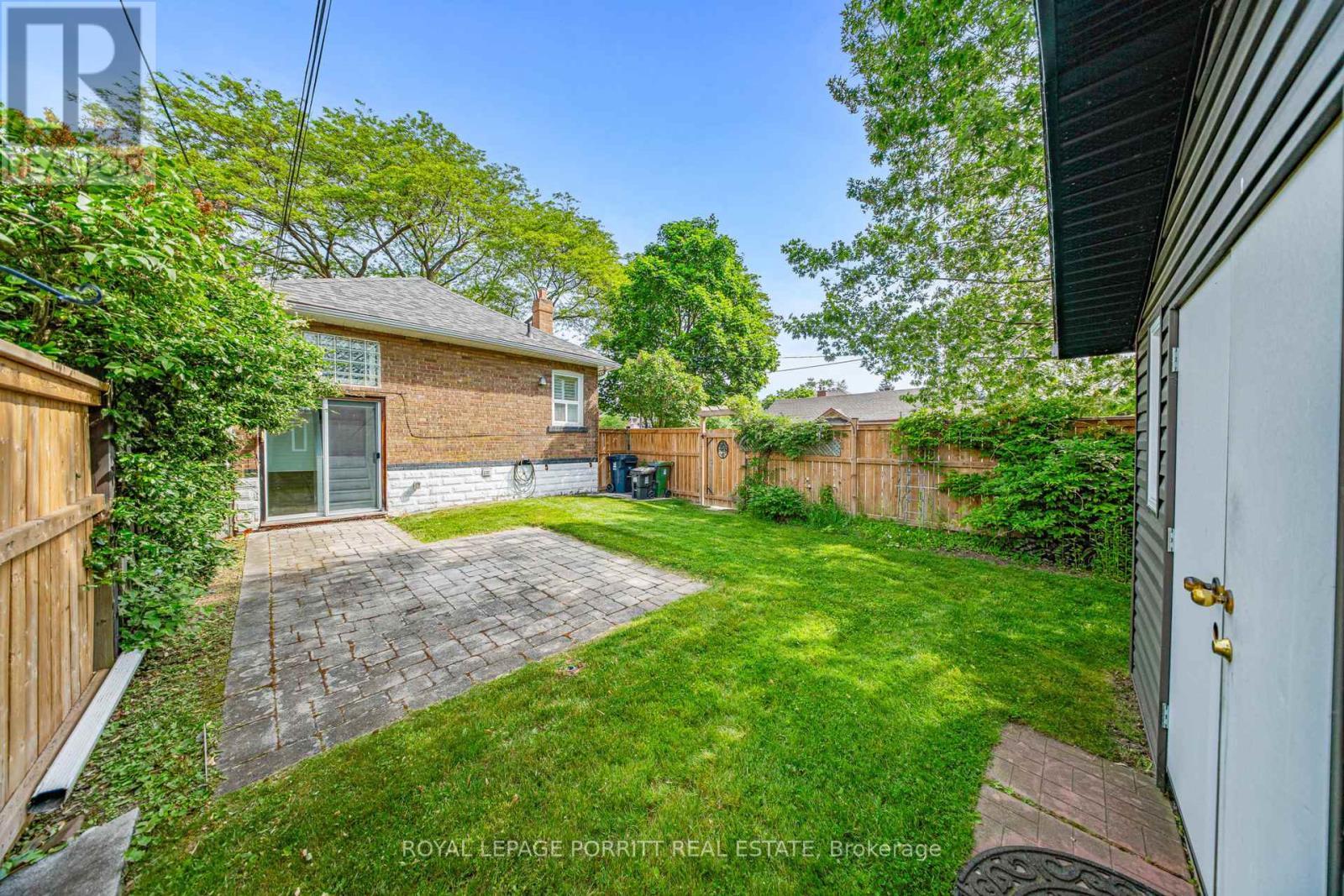












25 ASH CRESCENT

,
Toronto,




Ontario
M8W1E4

