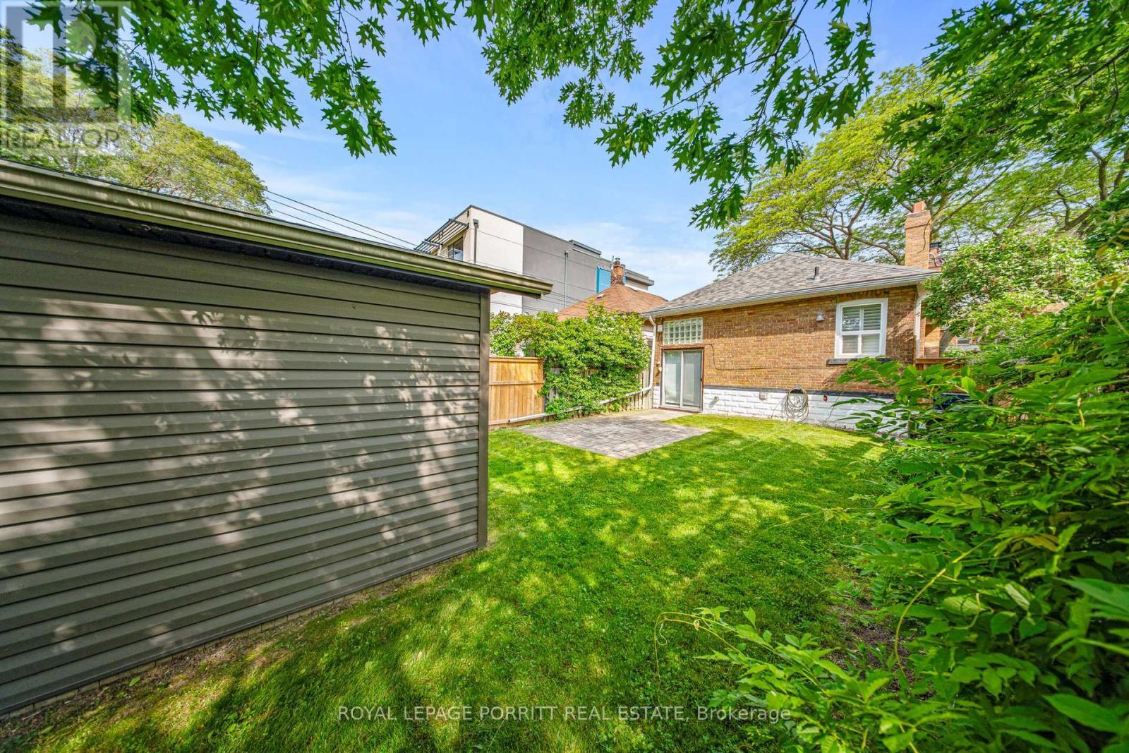 












25 ASH CRESCENT

,
Toronto,




Ontario
M8W1E4

