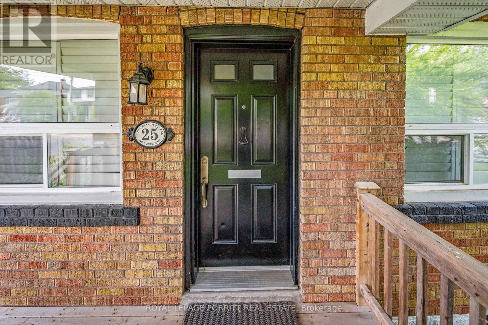 












25 ASH CRESCENT

,
Toronto,




Ontario
M8W1E4

