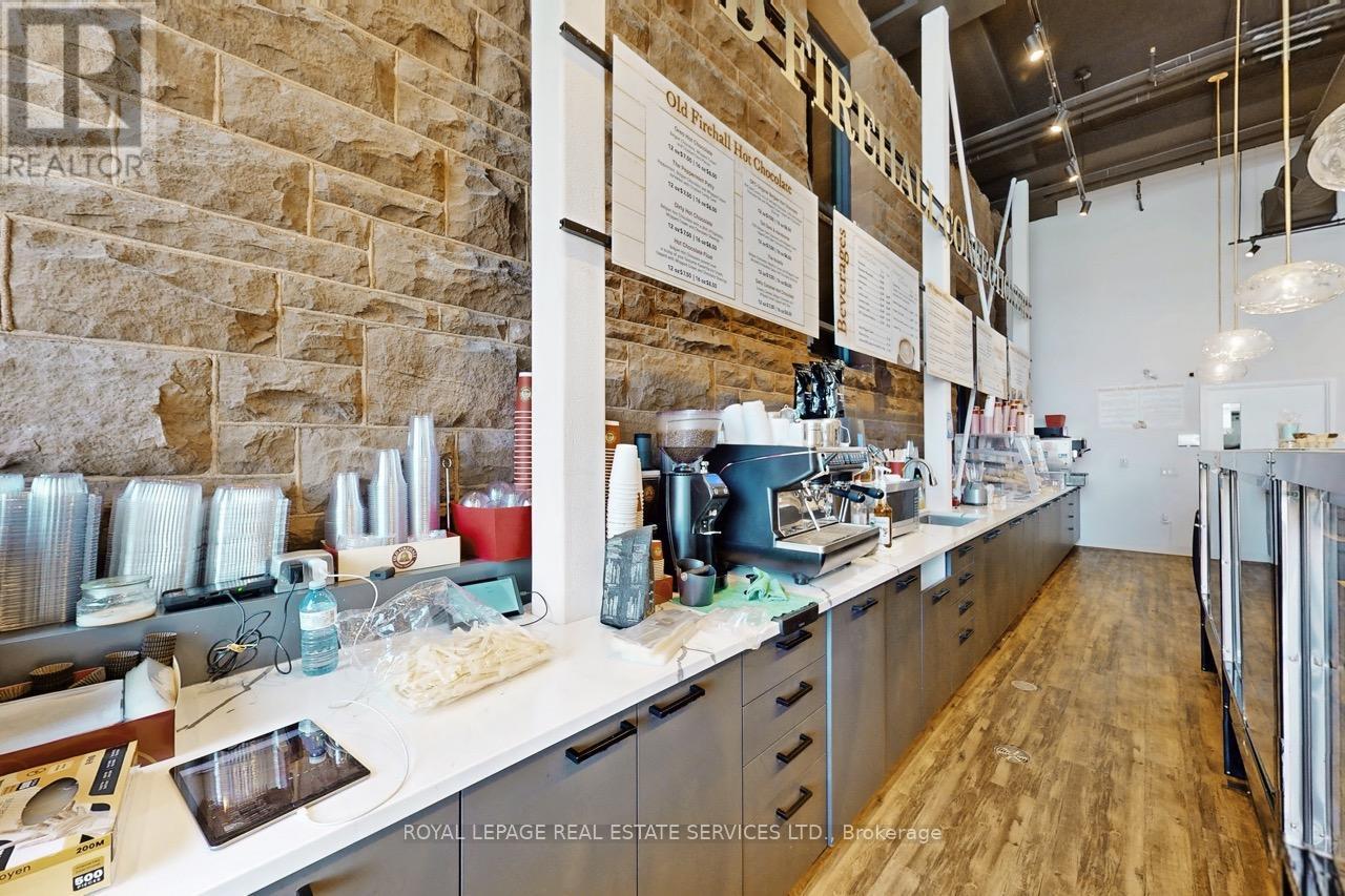 












35 KING STREET N

,
Waterloo,




Ontario
N2J2W9

