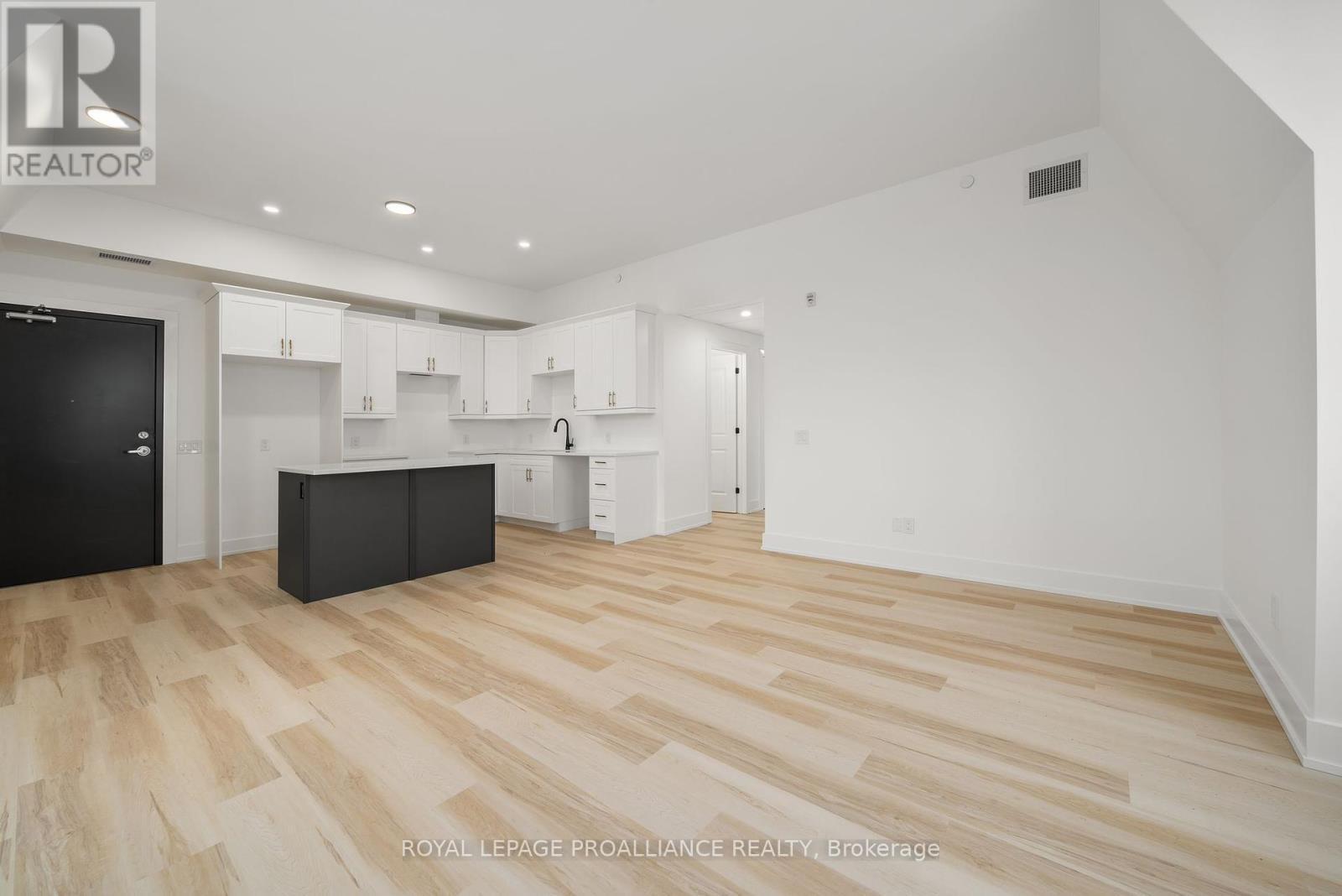 












302 - 941 CHARLES WILSON PARKWAY

,
Cobourg,




Ontario
K9A0L2

